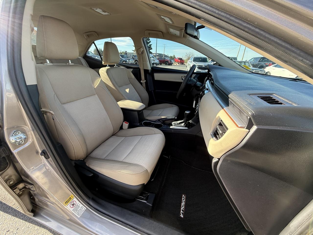 2016 Toyota Corolla 4dr Sdn CVT LE Photo