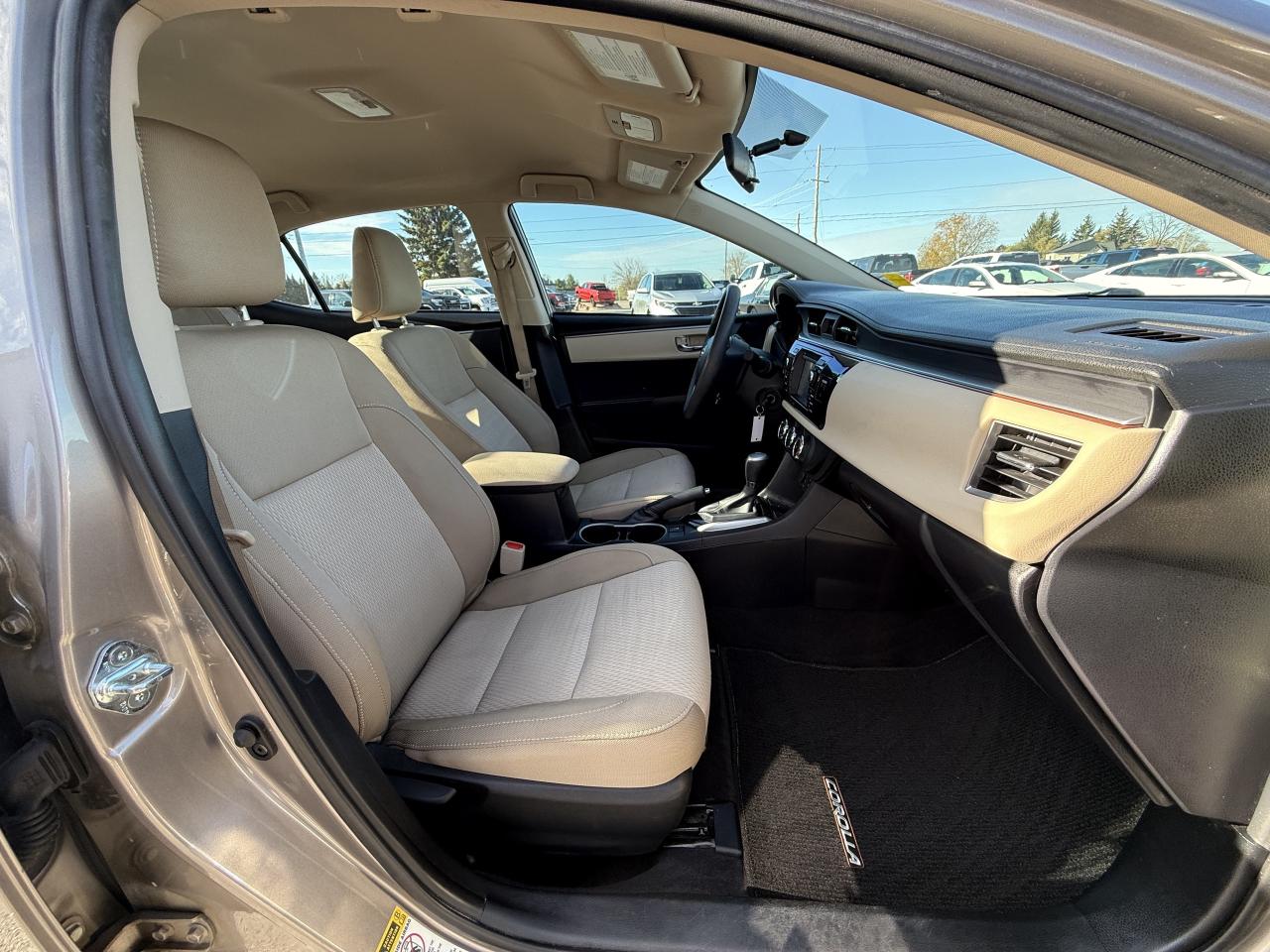 2016 Toyota Corolla 4dr Sdn CVT LE Photo