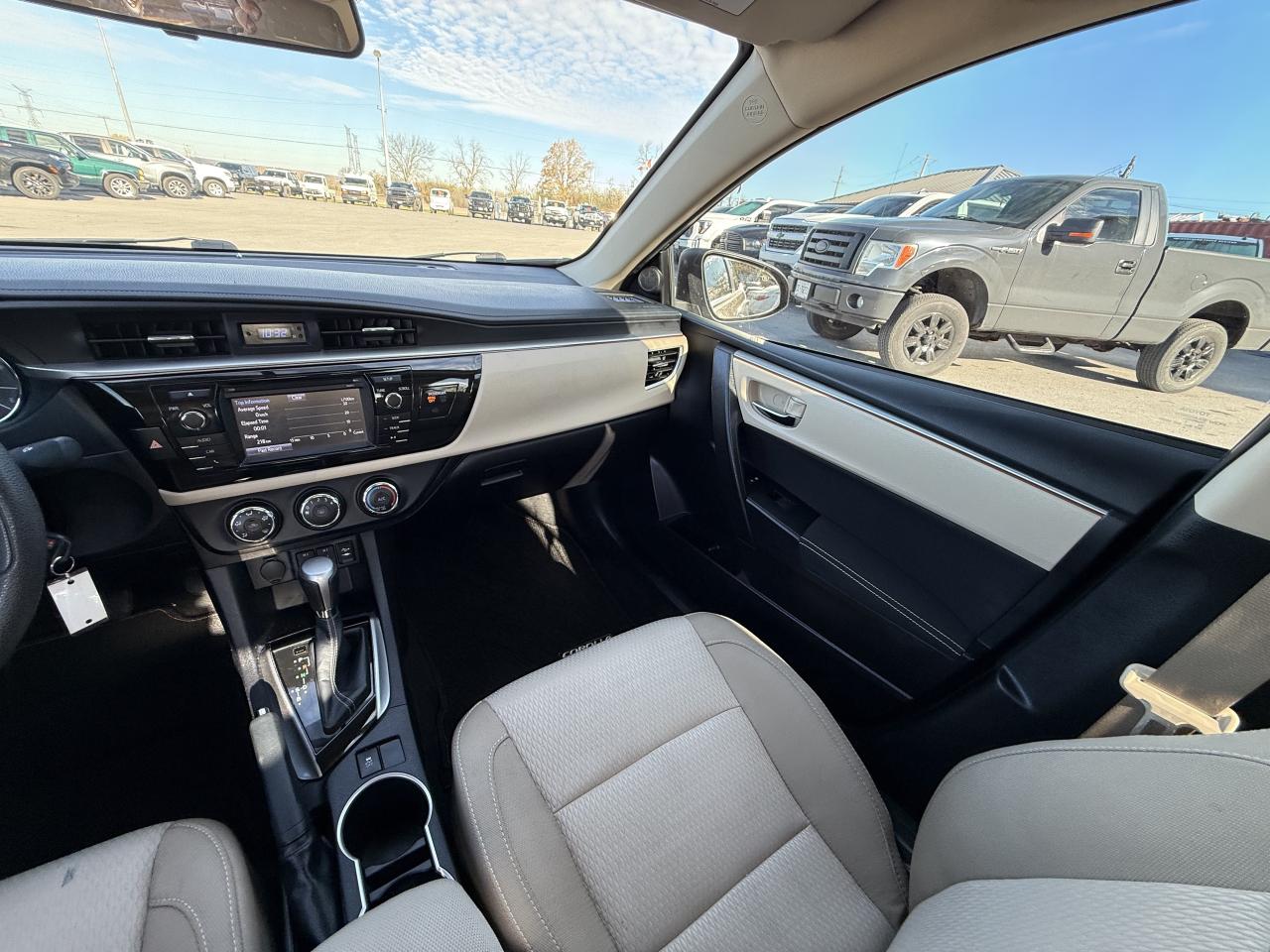 2016 Toyota Corolla 4dr Sdn CVT LE Photo