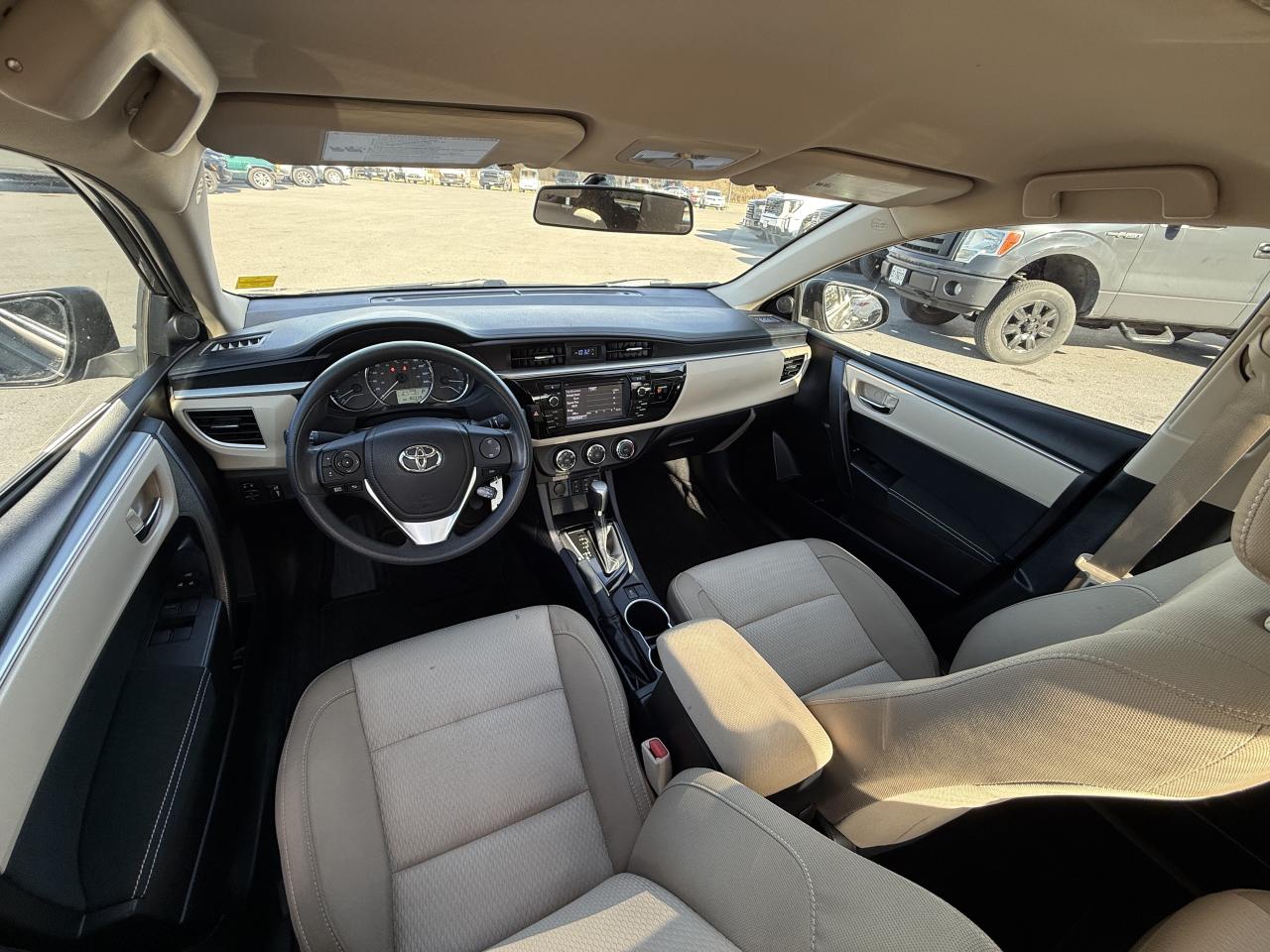 2016 Toyota Corolla 4dr Sdn CVT LE Photo