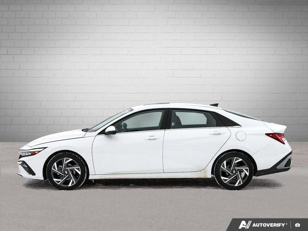 2024 Hyundai Elantra LuxuryONE-OWNER, ACCIDENT-FREE, SUNROOF, LEATHER, Photo