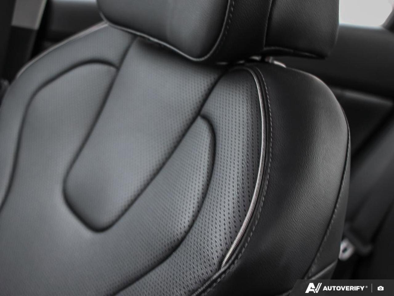 2024 Hyundai Elantra LuxuryONE-OWNER, ACCIDENT-FREE, SUNROOF, LEATHER, Photo