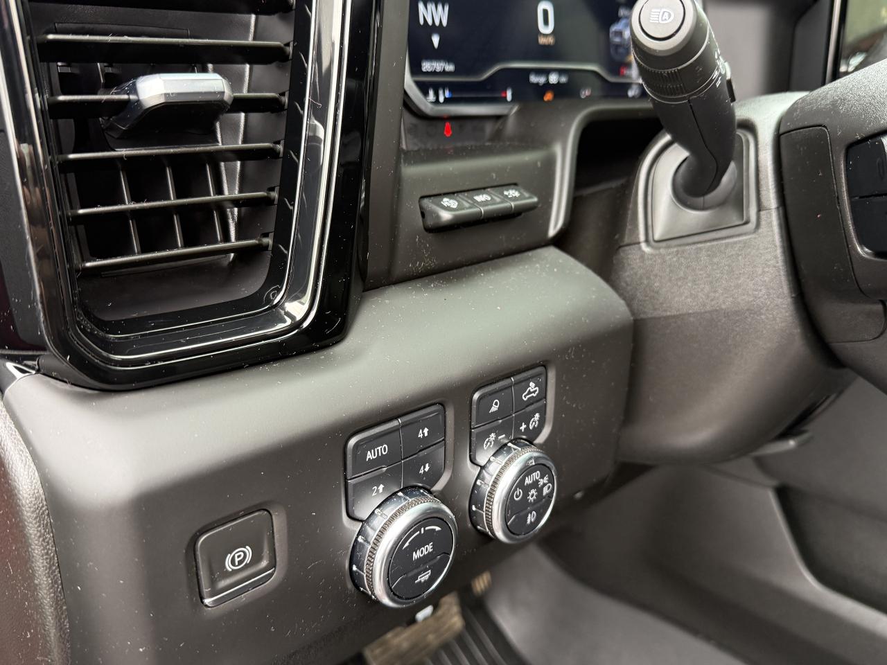 2024 GMC SIERRA 2500HD AT4 LIFT/WHEEL/TIRE PKG!! Photo