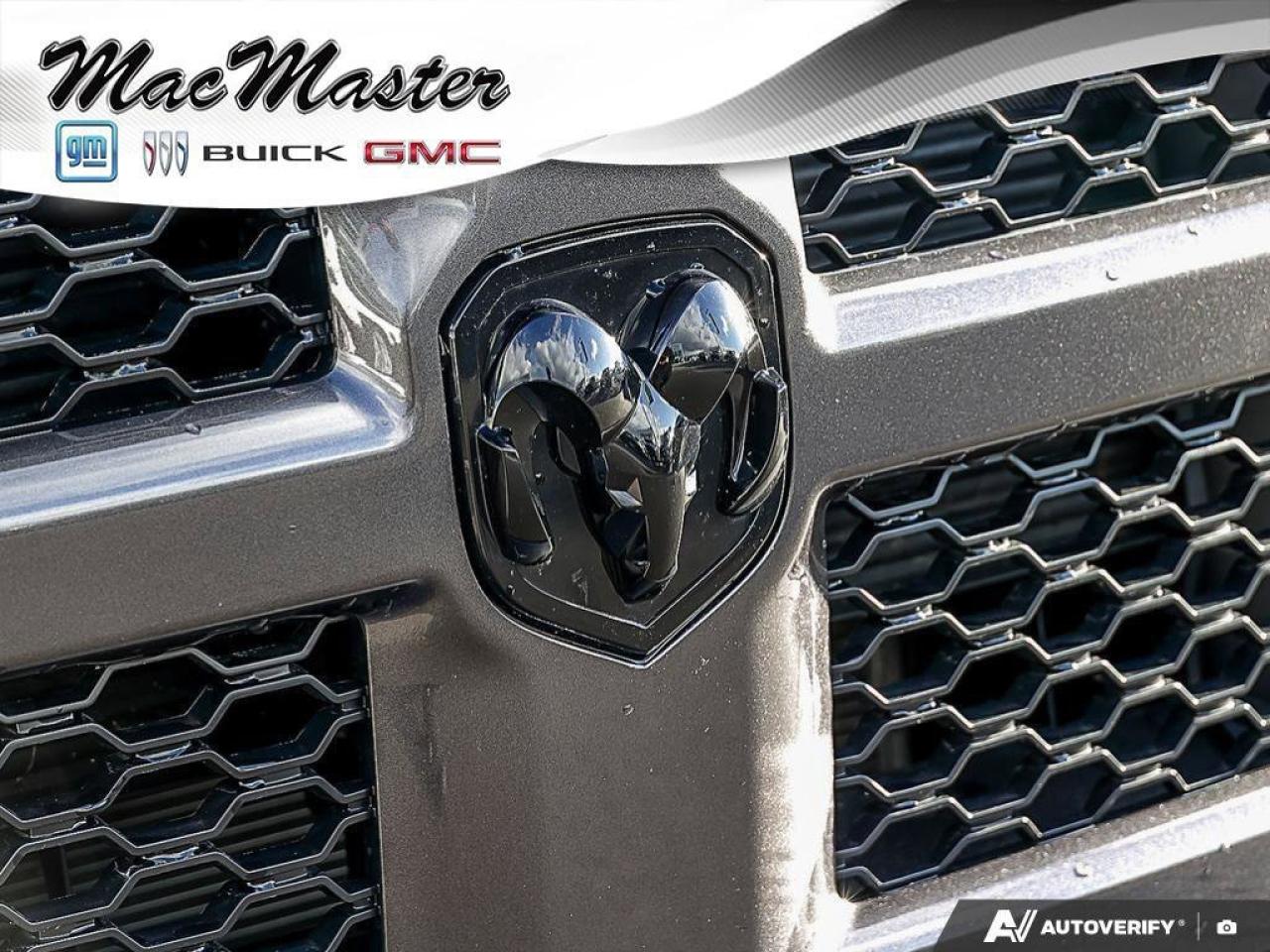 2019 RAM 1500 Classic ExpressBLACK EXPRESS, HEMI, CREW, 4X4, HEATED CLOT Photo