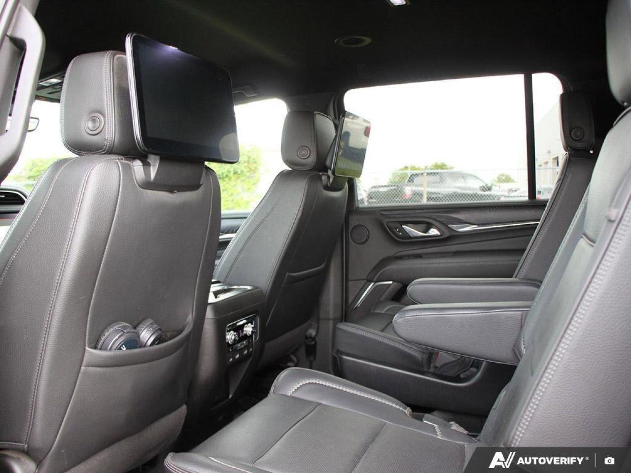 2023 GMC Yukon XL DenaliDENALI, 6.2L, ROOF, RR ENTERTAINMENT, 1-OWNE Photo