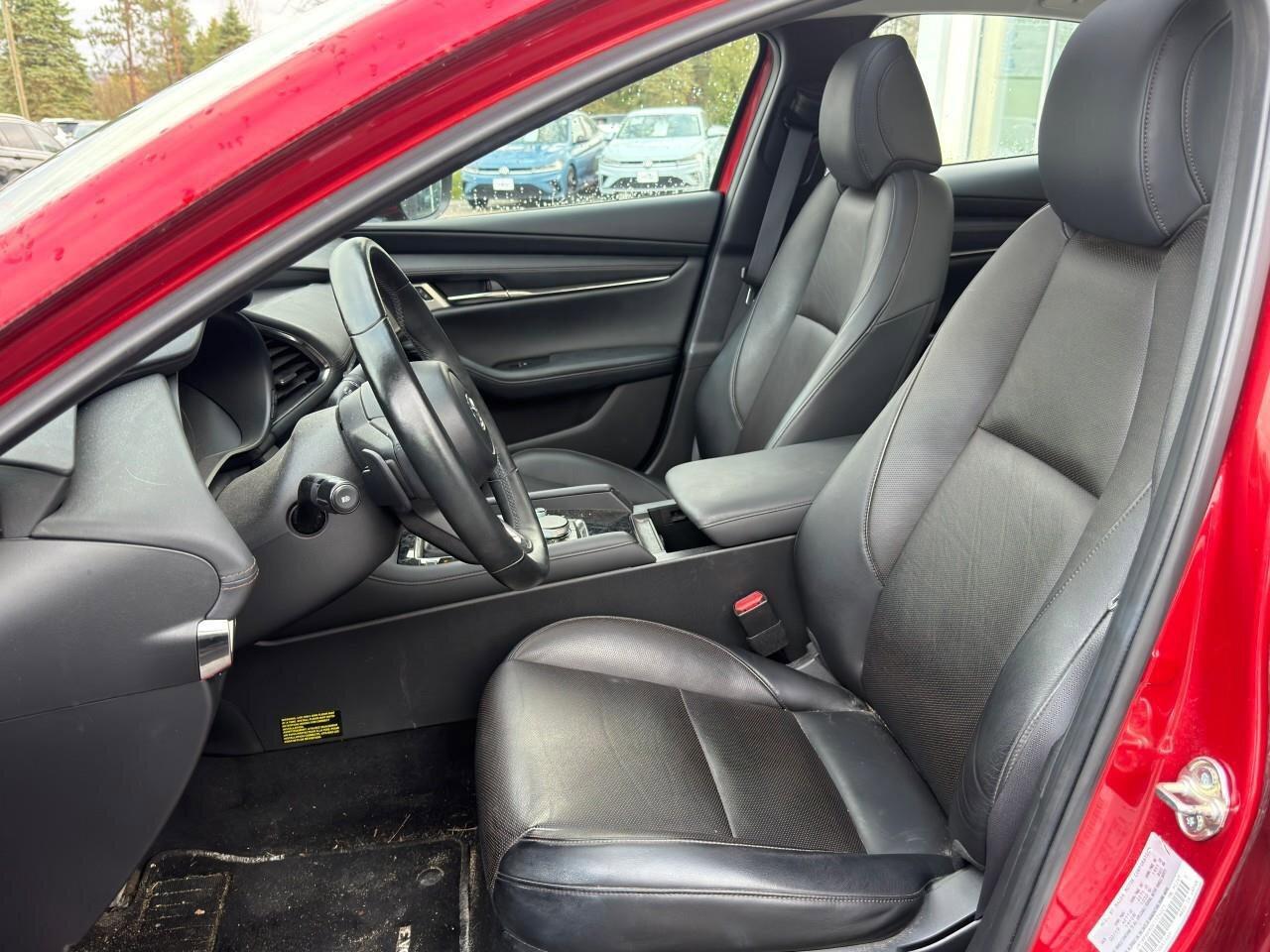 2019 Mazda MAZDA3 GTONE-OWNER, ACCIDENT-FREE, AWD, BOSE AUDIO, SUNRO Photo