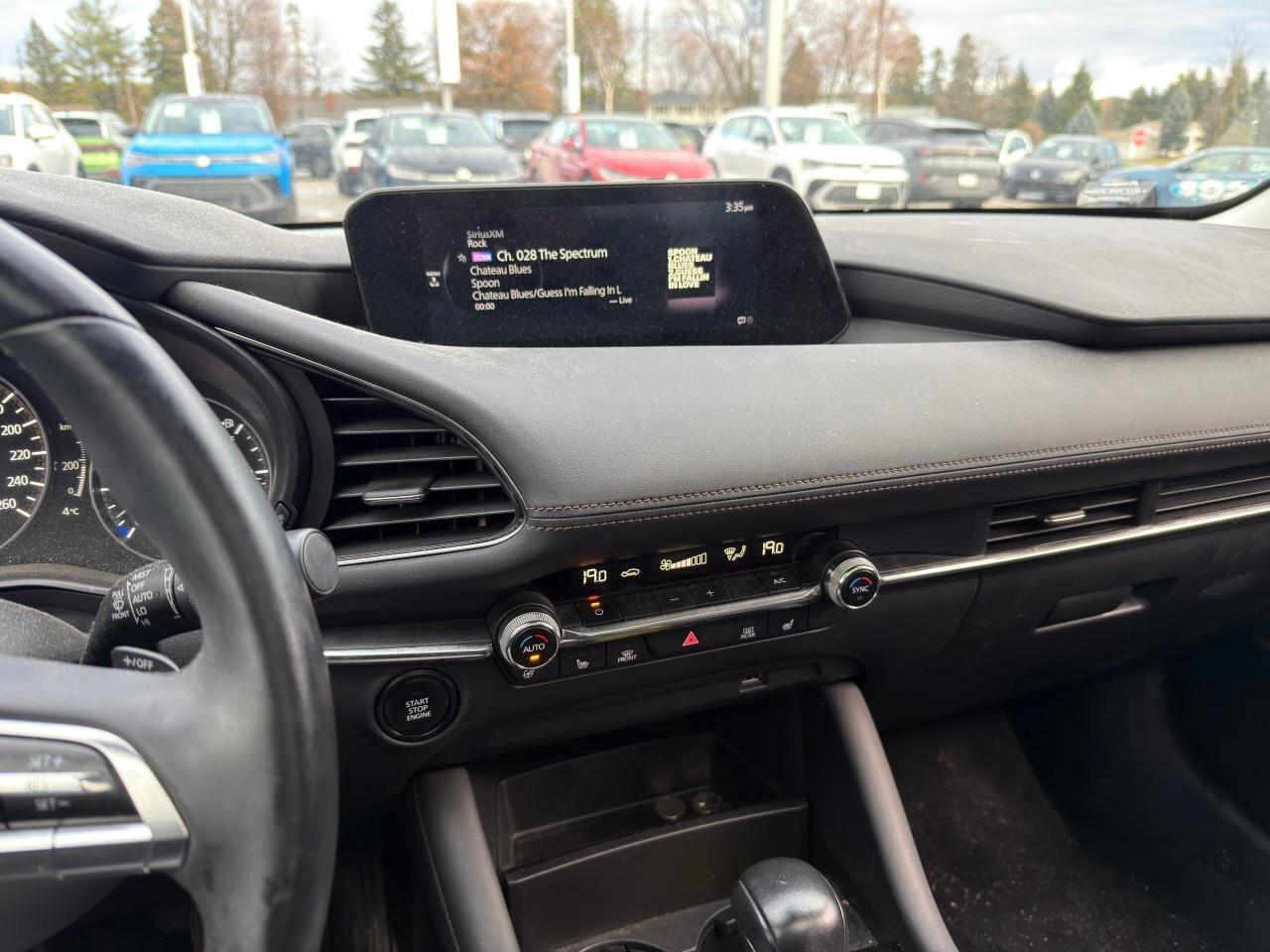 2019 Mazda MAZDA3 GTONE-OWNER, ACCIDENT-FREE, AWD, BOSE AUDIO, SUNRO Photo