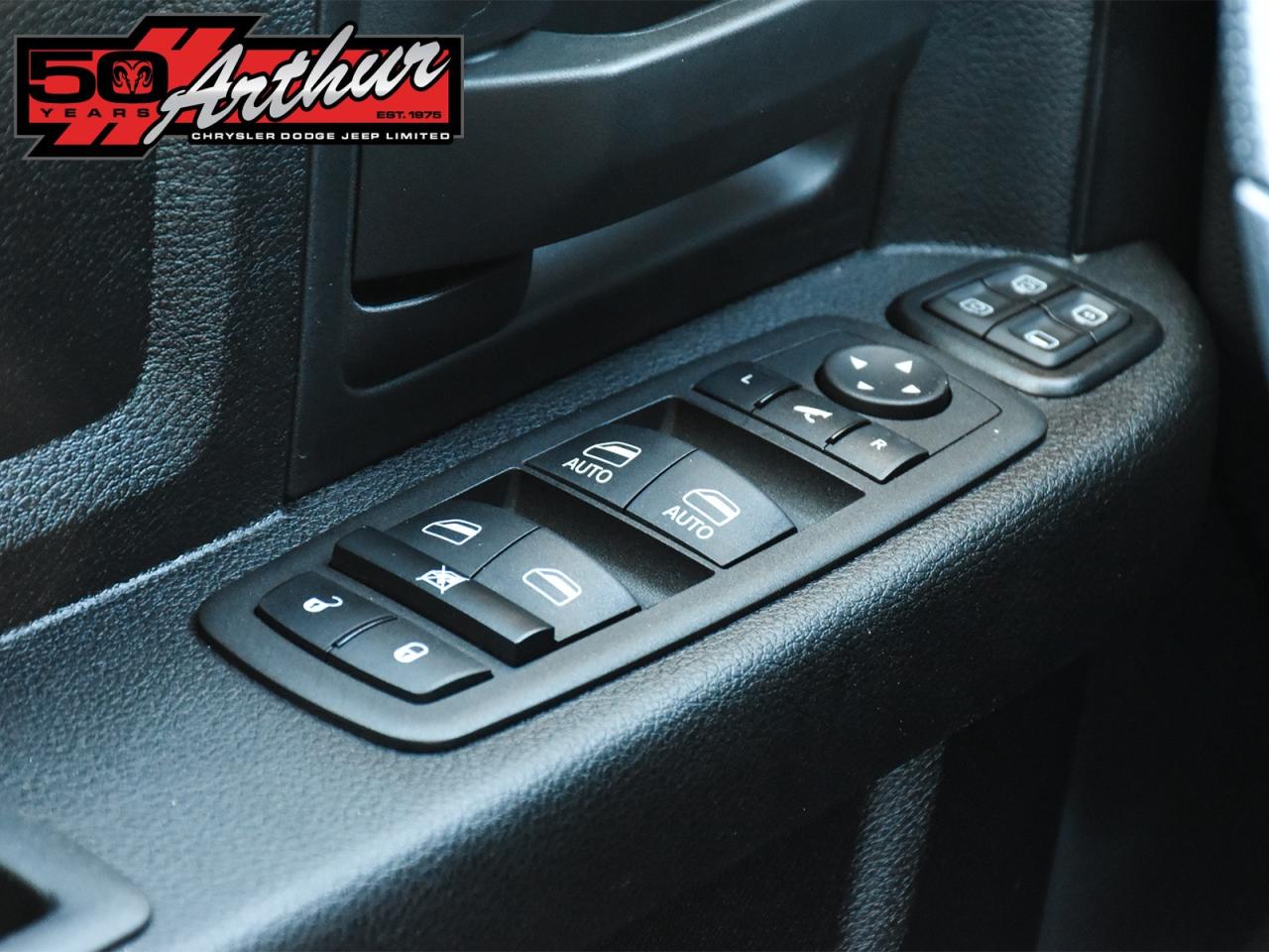 2023 RAM 2500 TRADESMAN CREW CAB 4X4 8FT BOX Photo