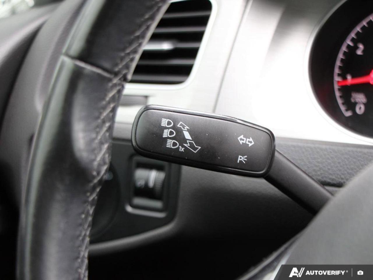 2016 Volkswagen Golf 1.8 TSI TrendlineAS-TRADED, HTD SEATS, BACKUP CAM, Photo