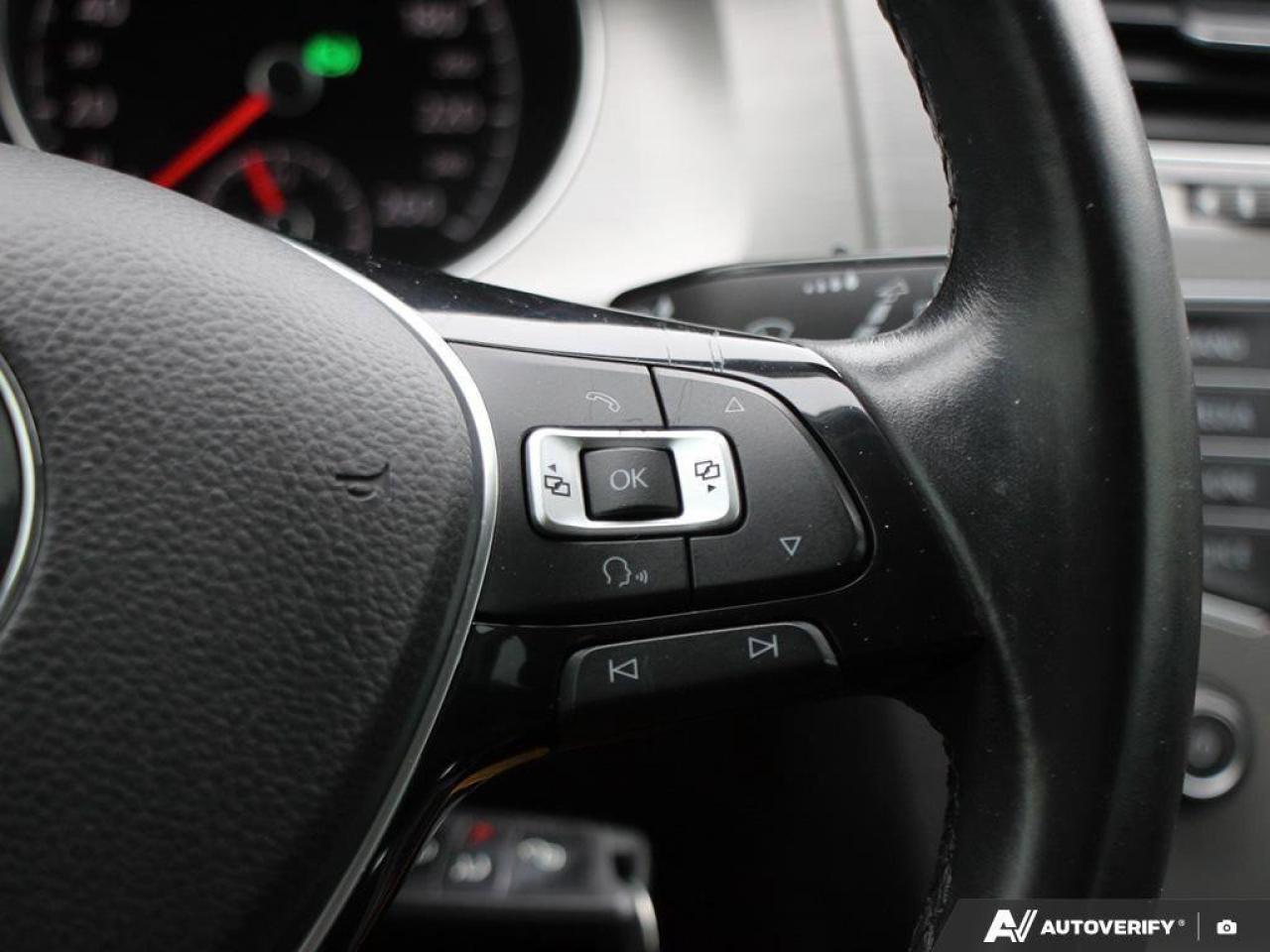 2016 Volkswagen Golf 1.8 TSI TrendlineAS-TRADED, HTD SEATS, BACKUP CAM, Photo