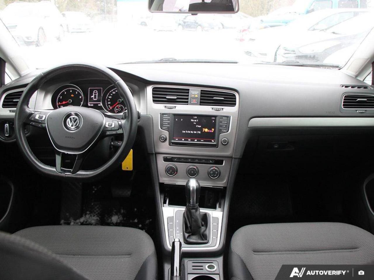 2016 Volkswagen Golf 1.8 TSI TrendlineAS-TRADED, HTD SEATS, BACKUP CAM, Photo