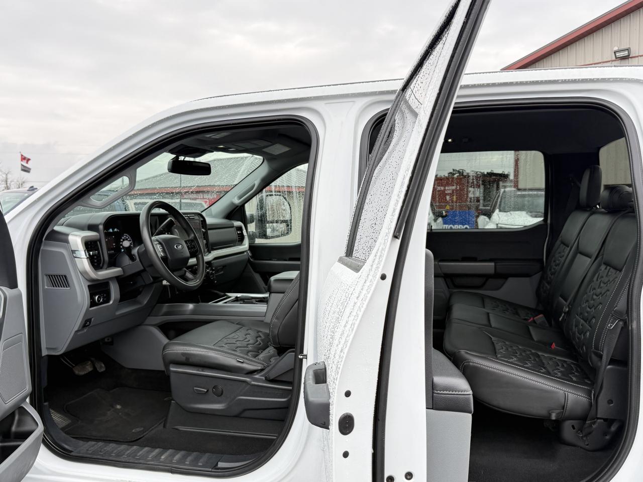 2023 Ford F-250 XLT BDS LEVEL/WHEEL/TIRE/LEATHER PKG!! Photo