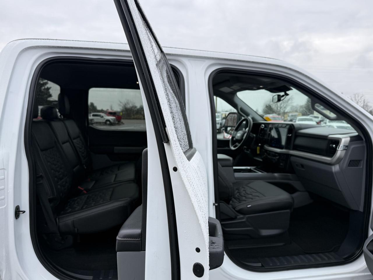 2023 Ford F-250 XLT BDS LEVEL/WHEEL/TIRE/LEATHER PKG!! Photo