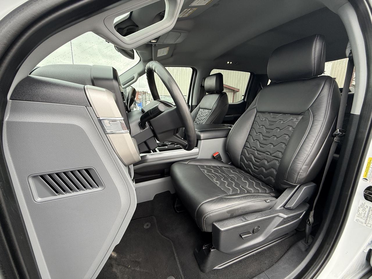 2023 Ford F-250 XLT BDS LEVEL/WHEEL/TIRE/LEATHER PKG!! Photo