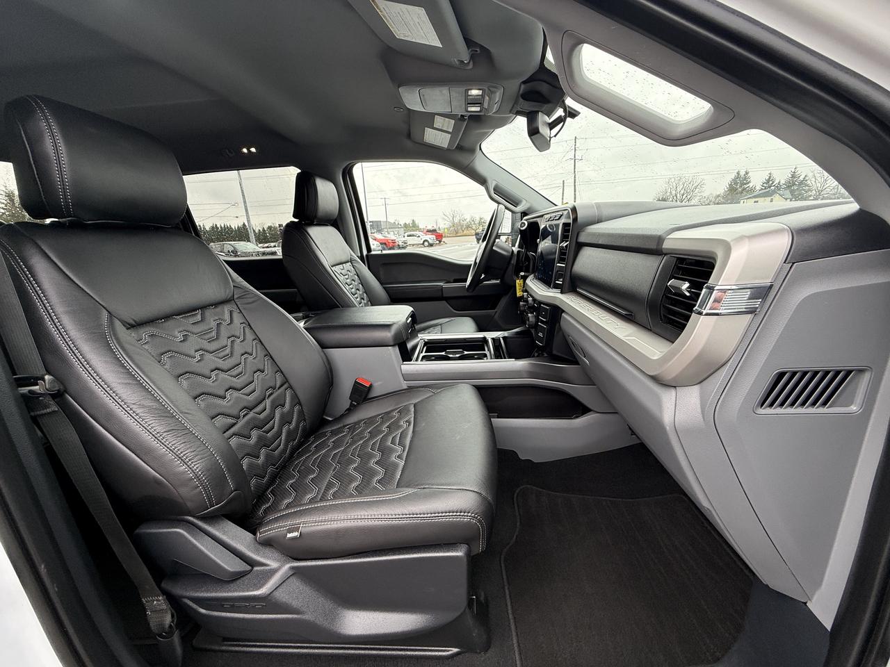 2023 Ford F-250 XLT BDS LEVEL/WHEEL/TIRE/LEATHER PKG!! Photo