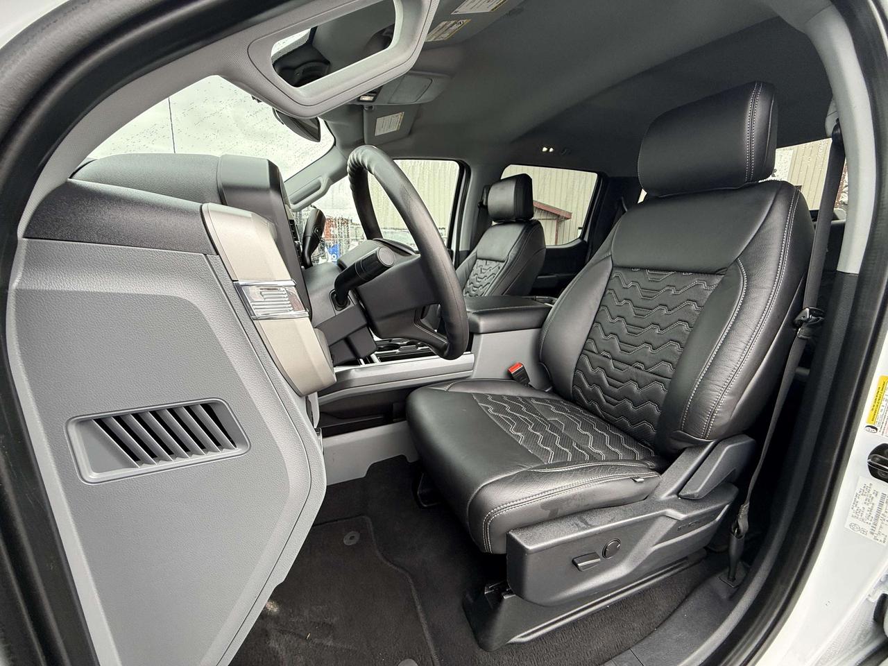 2023 Ford F-250 XLT BDS LEVEL/WHEEL/TIRE/LEATHER PKG!! Photo