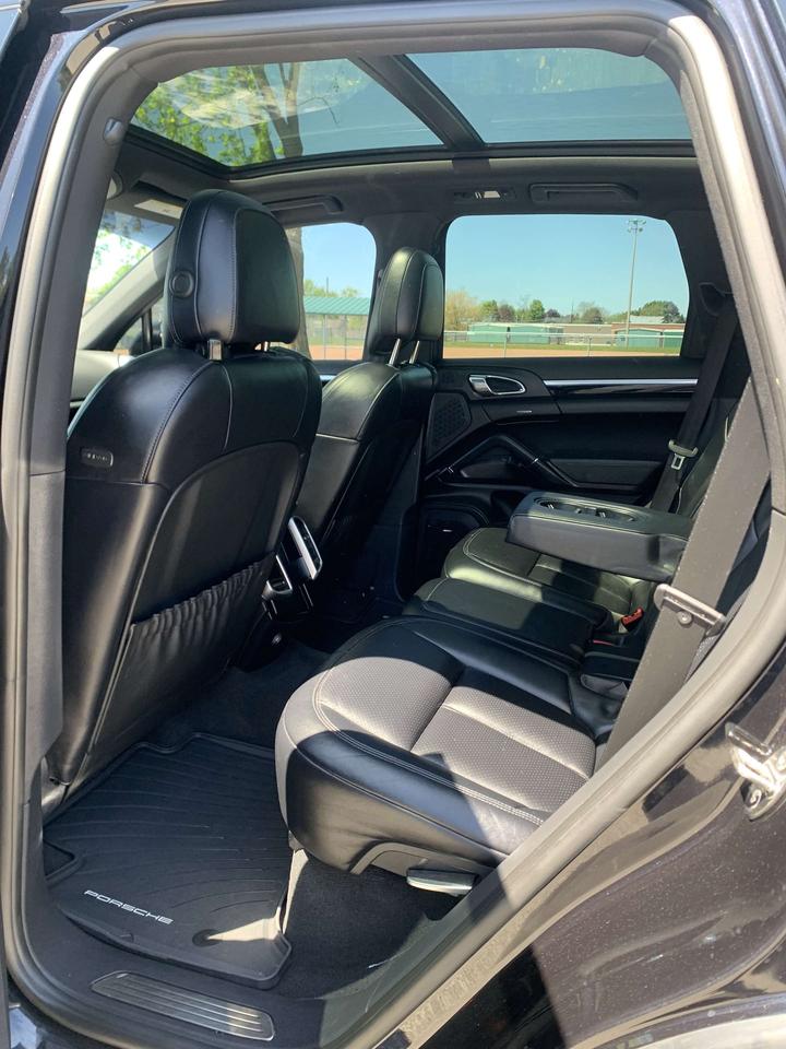 2015 Porsche Cayenne S NAVI LED PANO ROOF WARRANTY FINANCING Photo