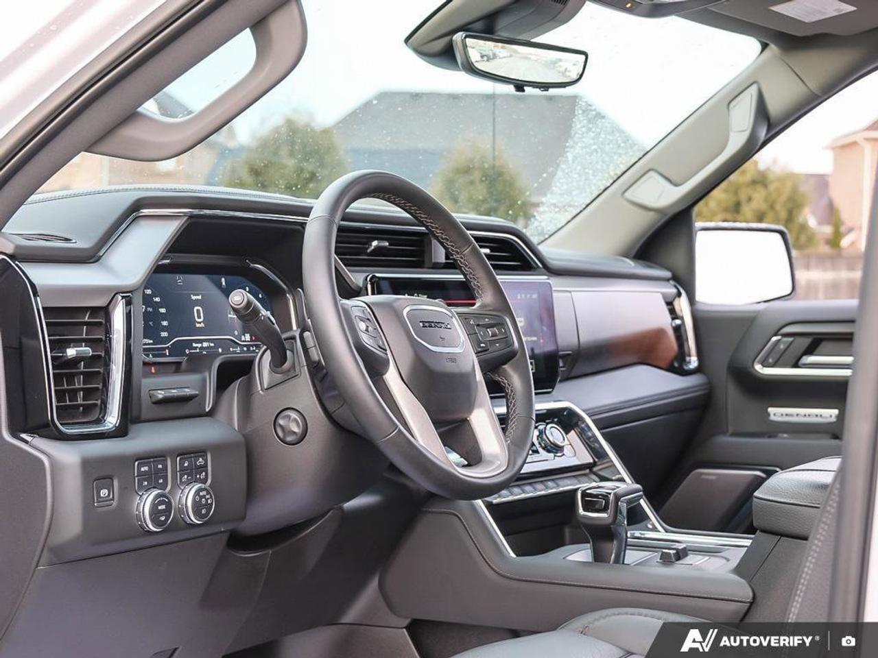 2025 GMC Sierra 1500 DenaliDENALI RESERVE, 4X4, CREW, DURAMAX, NAV, ROO Photo