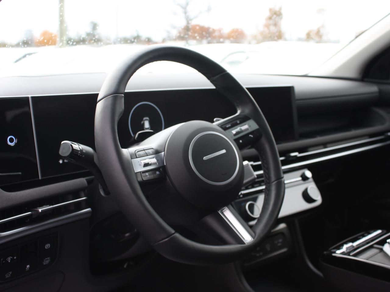 2025 Hyundai Tucson Hybrid Ultimate / Sunroof / Heated Seats / Navigation Photo