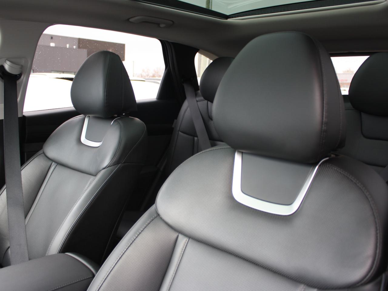 2025 Hyundai Tucson Hybrid Ultimate / Sunroof / Heated Seats / Navigation Photo