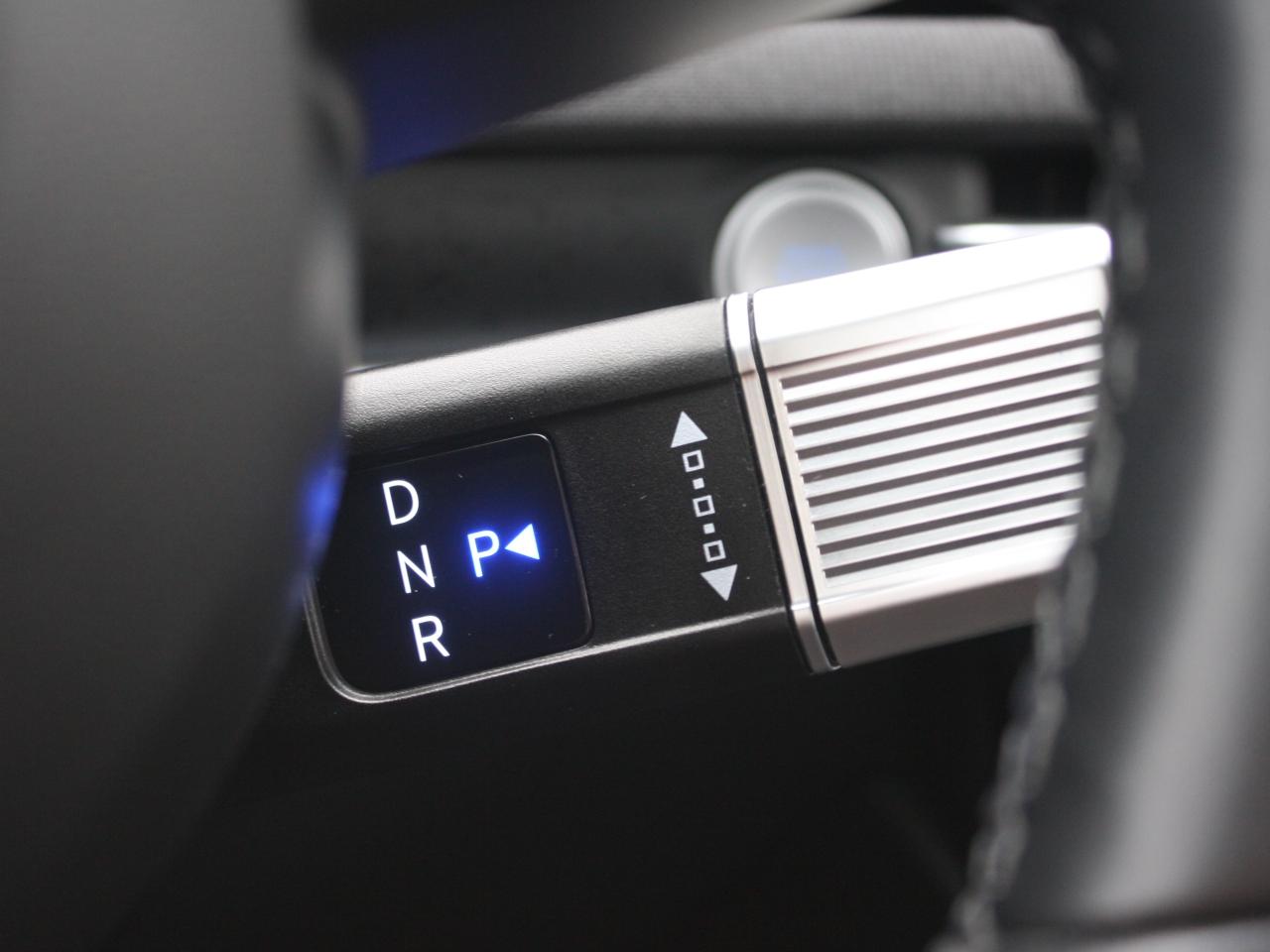 2025 Hyundai Tucson Hybrid Ultimate / Sunroof / Heated Seats / Navigation Photo