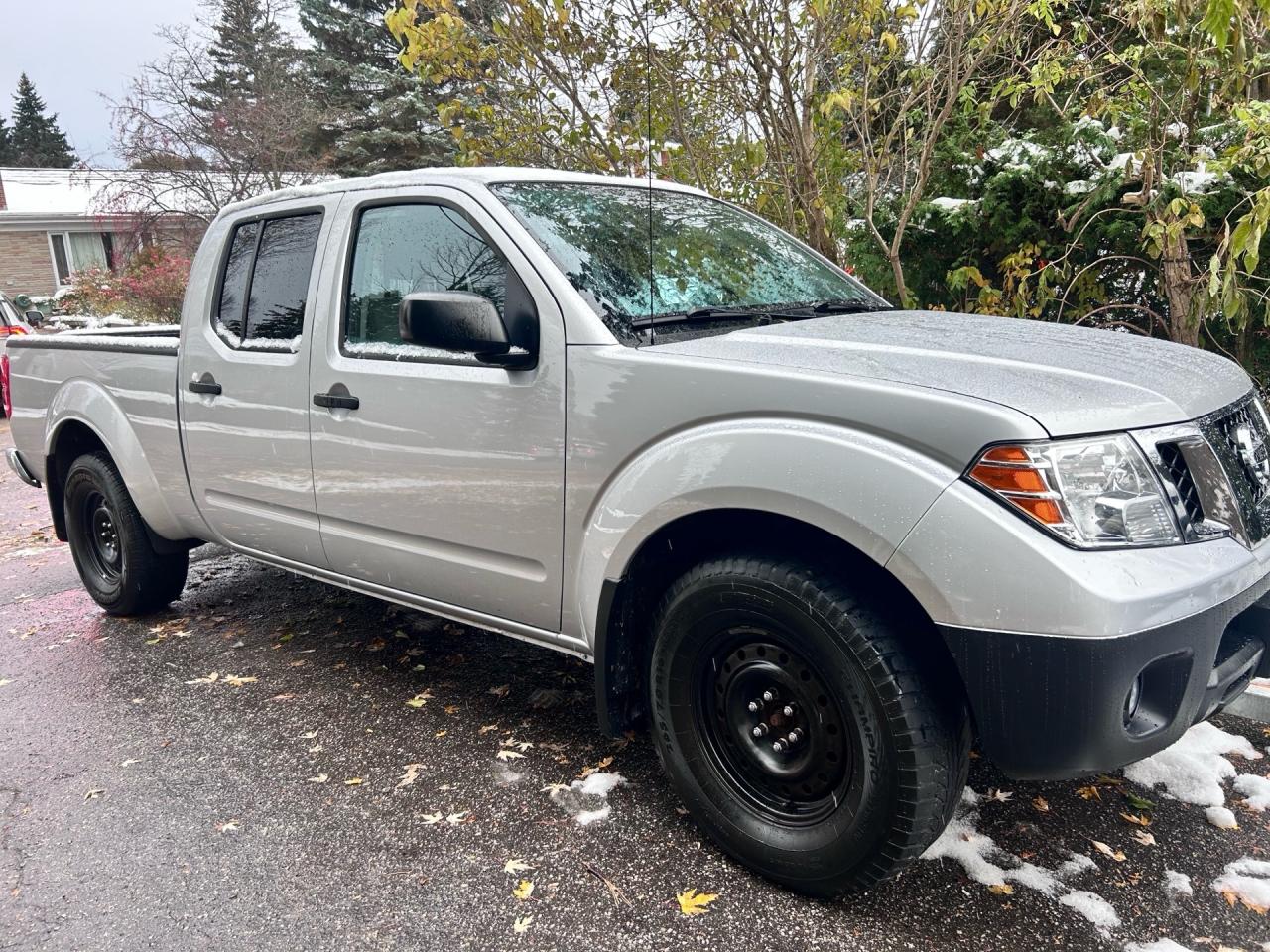 2019 Nissan Frontier Crew Cab SV Long Bed 4x4 Auto Photo2