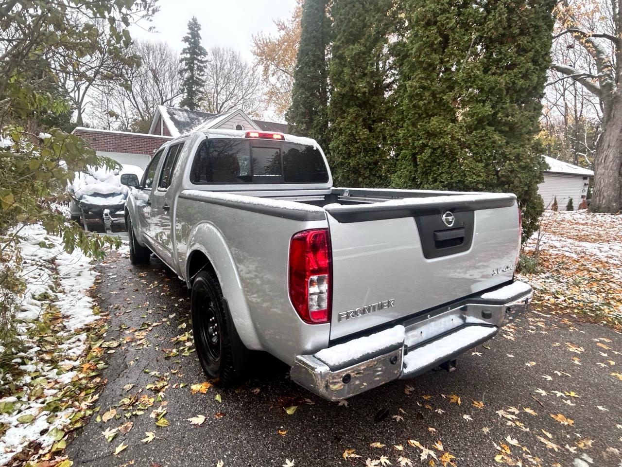 2019 Nissan Frontier Crew Cab SV Long Bed 4x4 Auto Photo