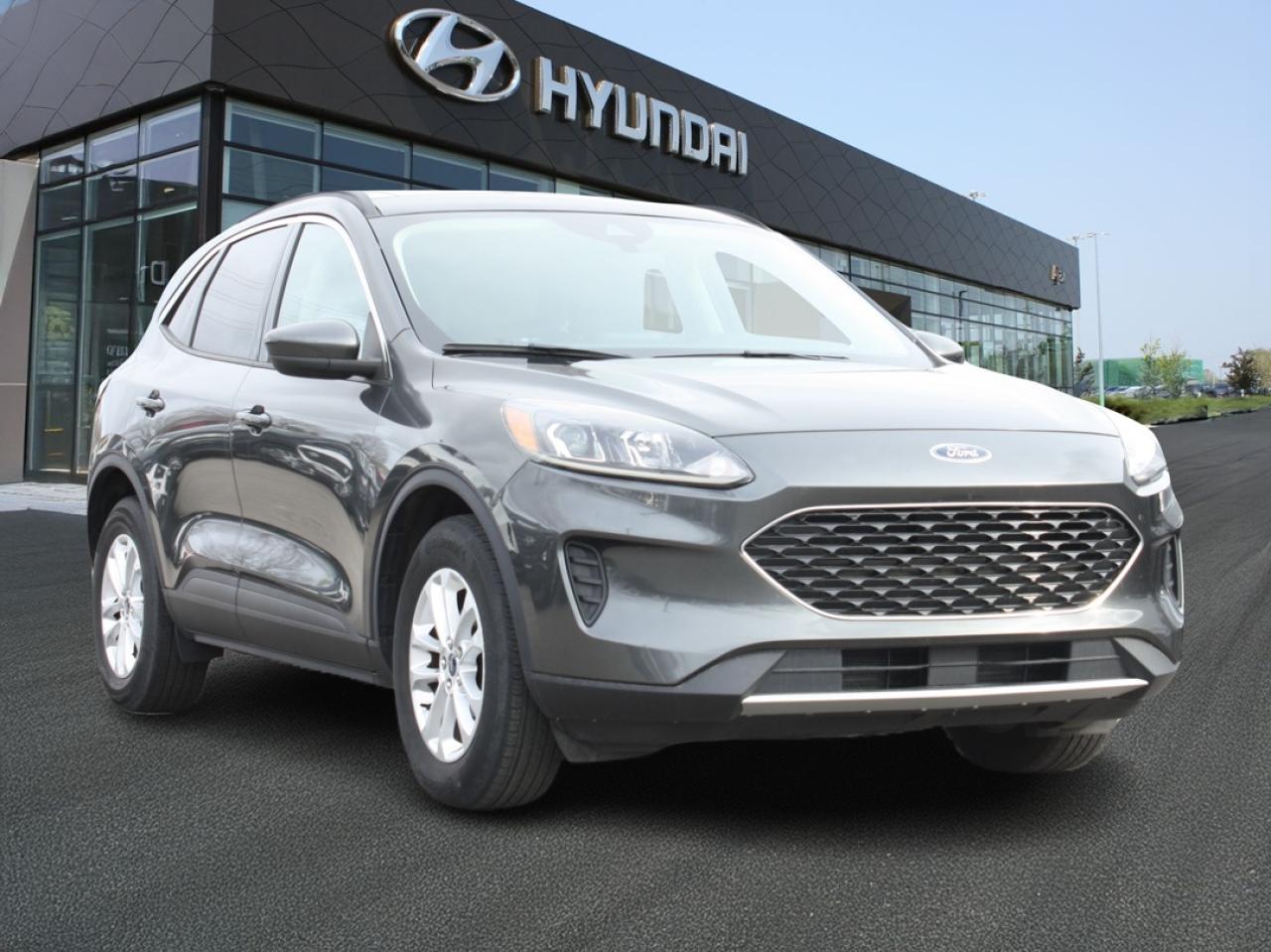 2020 Ford Escape SE AWD / Heated Seats / Blind Spot / Camera Photo2