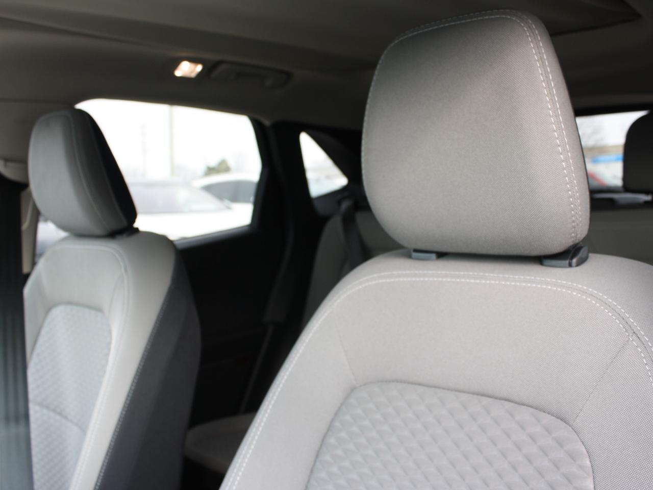 2020 Ford Escape SE AWD / Heated Seats / Blind Spot / Camera Photo