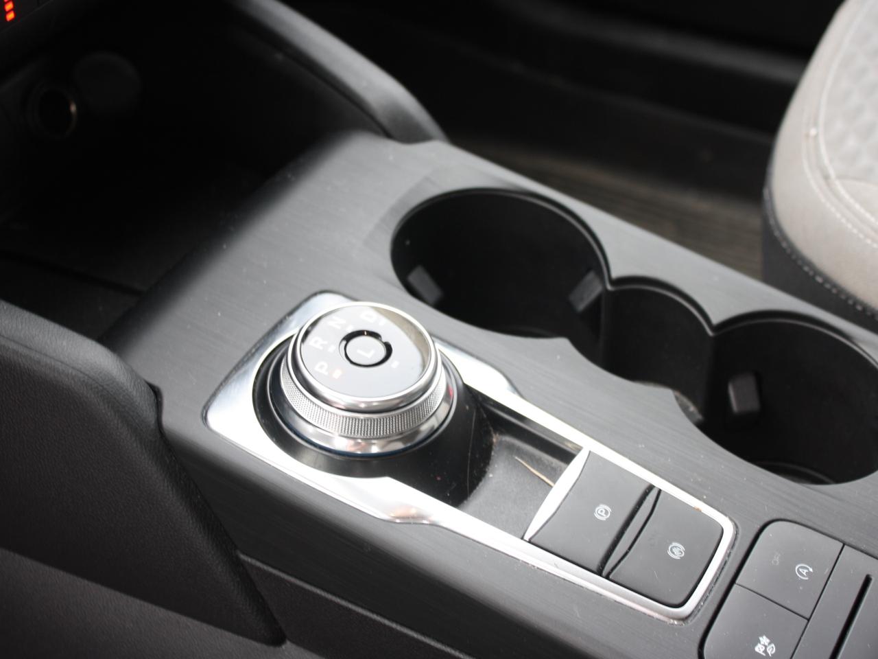 2020 Ford Escape SE AWD / Heated Seats / Blind Spot / Camera Photo