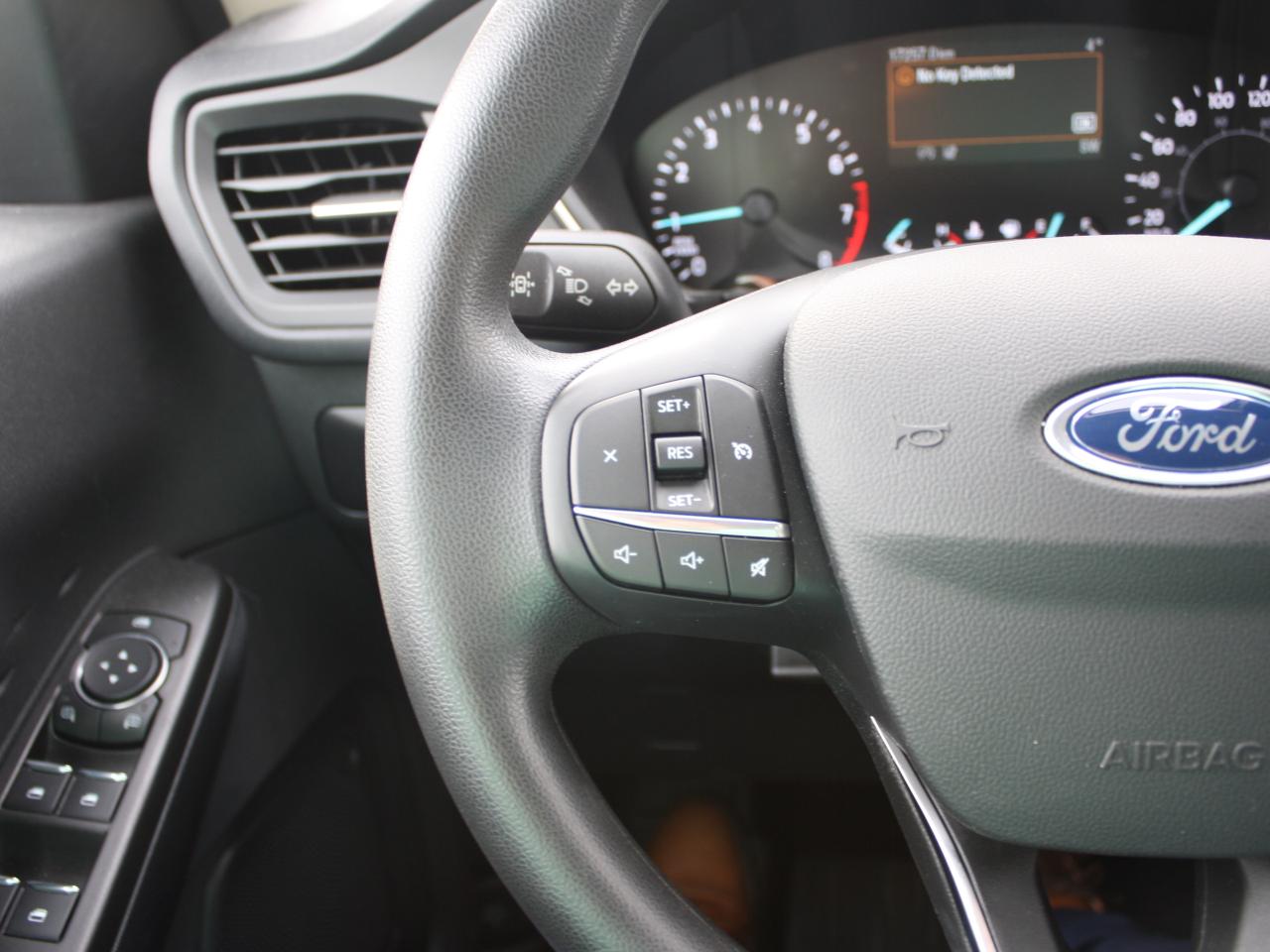 2020 Ford Escape SE AWD / Heated Seats / Blind Spot / Camera Photo