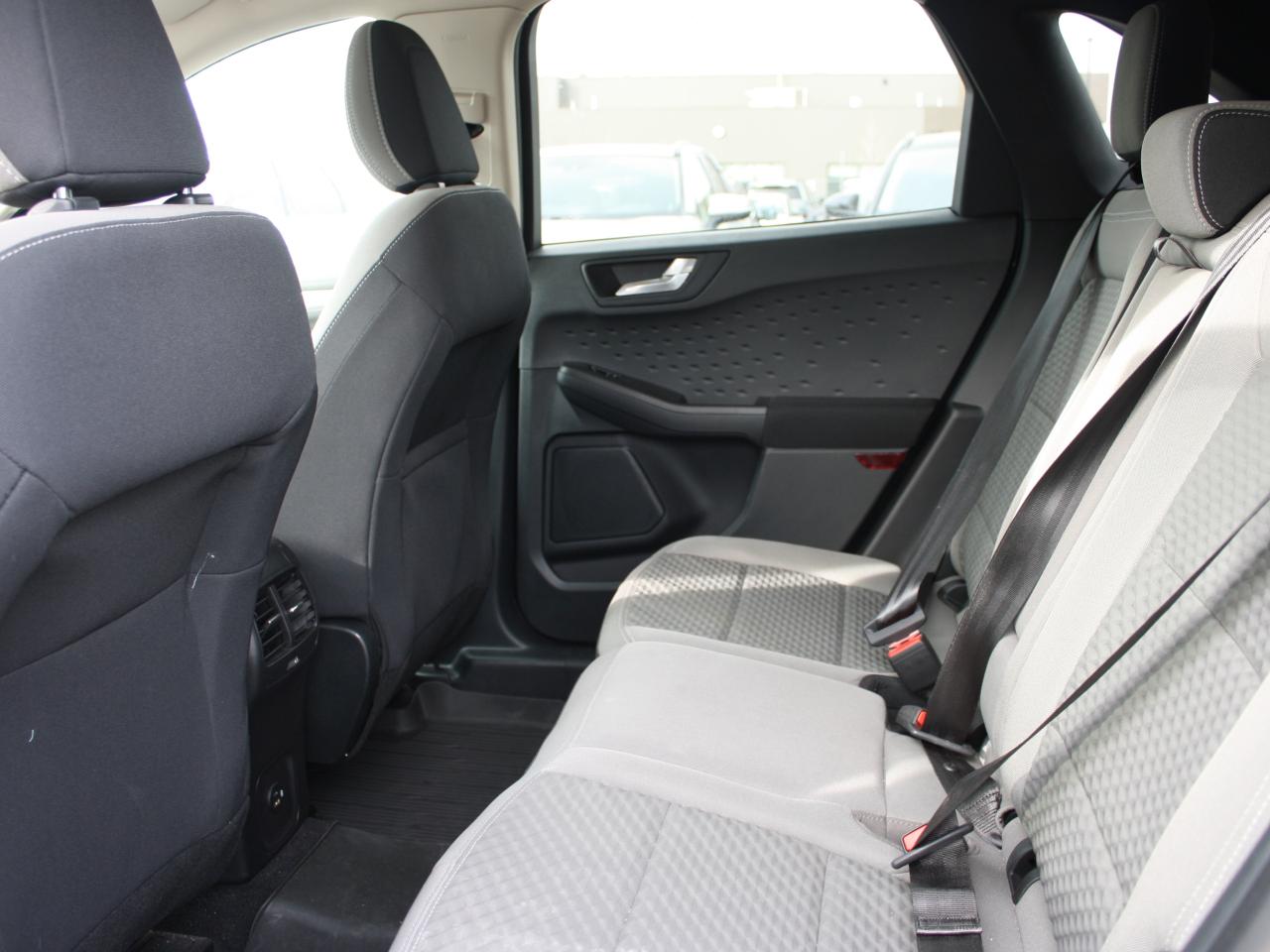 2020 Ford Escape SE AWD / Heated Seats / Blind Spot / Camera Photo