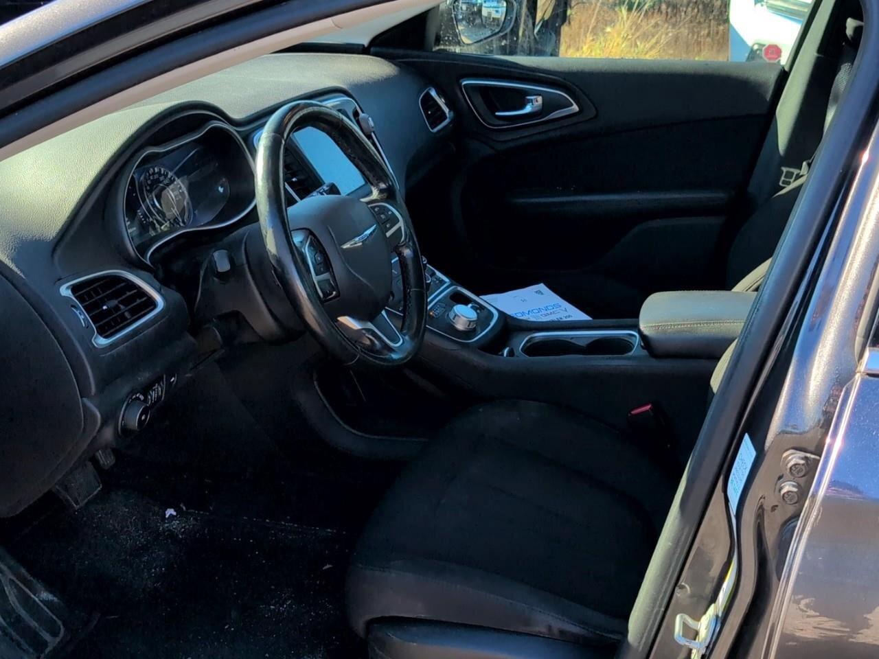 2015 Chrysler 200 LimitedRemote Start   Cruise Control   Bluetooth Photo4