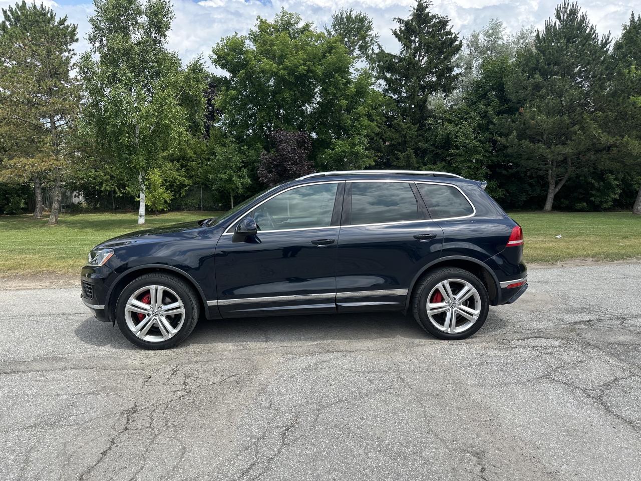 2015 Volkswagen Touareg HIGHLINE R LINE NAVI PANO ROOF WARRANTY FINANCING Photo