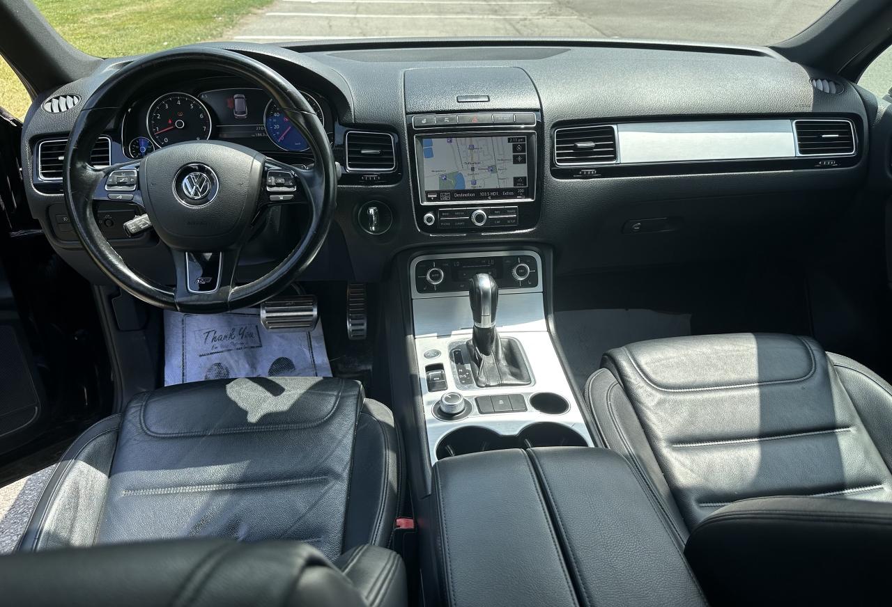 2015 Volkswagen Touareg HIGHLINE R LINE NAVI PANO ROOF WARRANTY FINANCING Photo