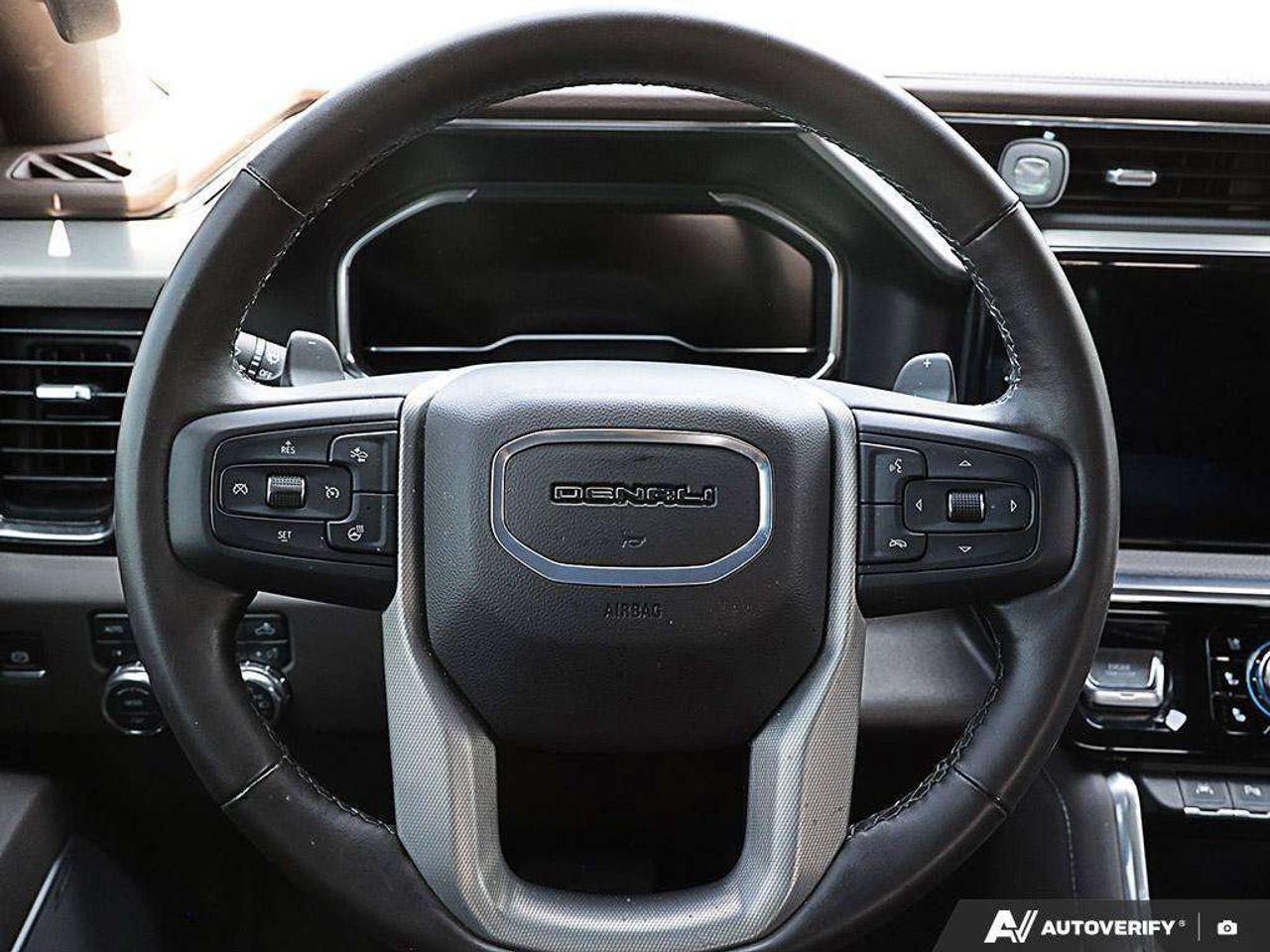 2025 GMC Sierra 1500 DENALI PREMIUM, DURAMAX, CREW, 4X4, LOADED, 1-OWNER! Photo