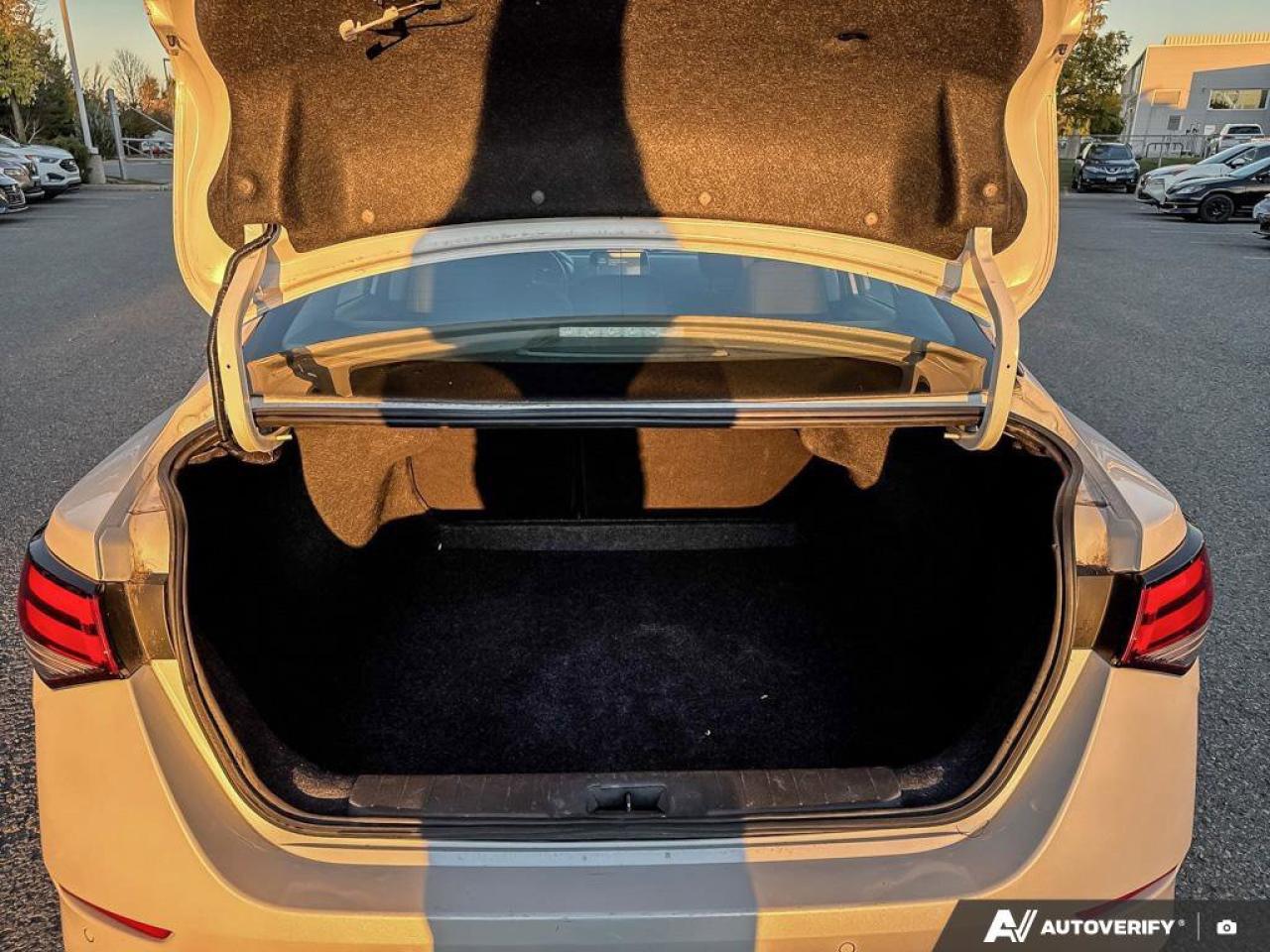 2023 Nissan Sentra SV Photo