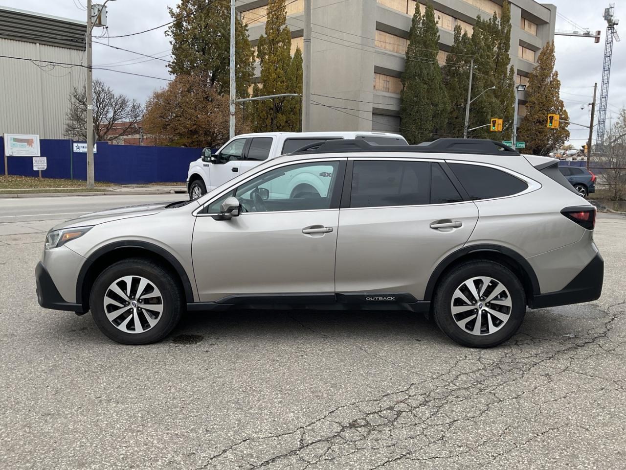 2020 Subaru Outback Touring - EYE SIGHT! BACK-UP CAM! BSM! SUNROOF! Photo3