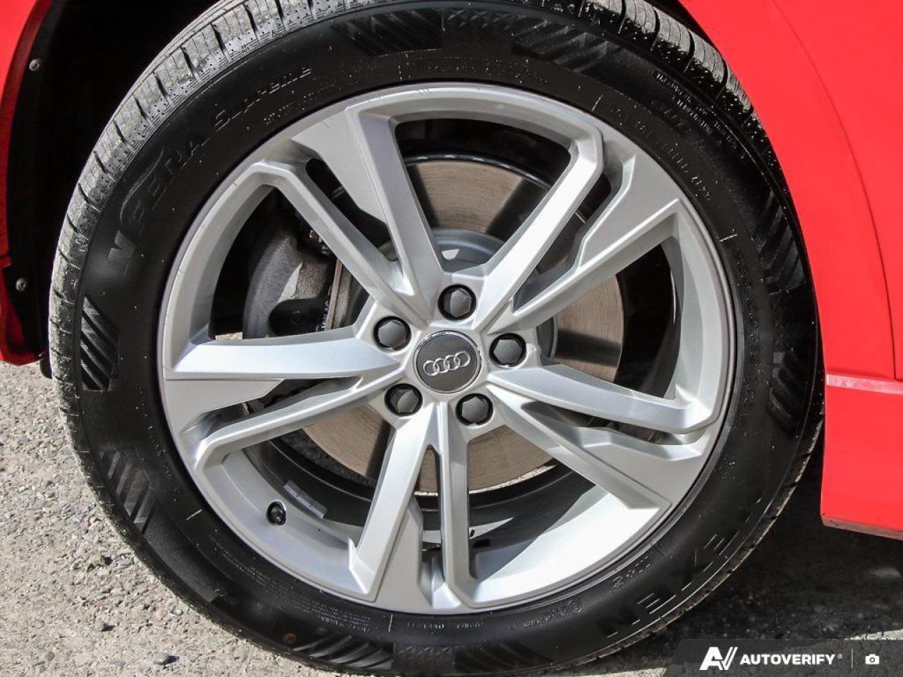 2019 Audi Q3 TechnikACCIDENT-FREE, S-LINE, SUNROOF, BANG & OLUF Photo