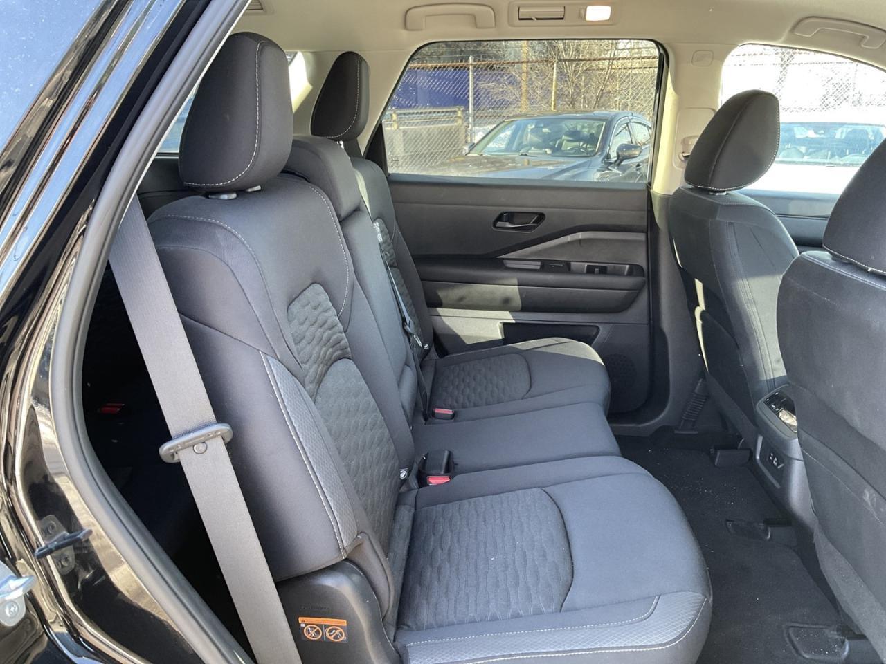 2023 Nissan Pathfinder SV 4WD - CAR PLAY! 360 CAM! BSM! 7 PASS! Photo