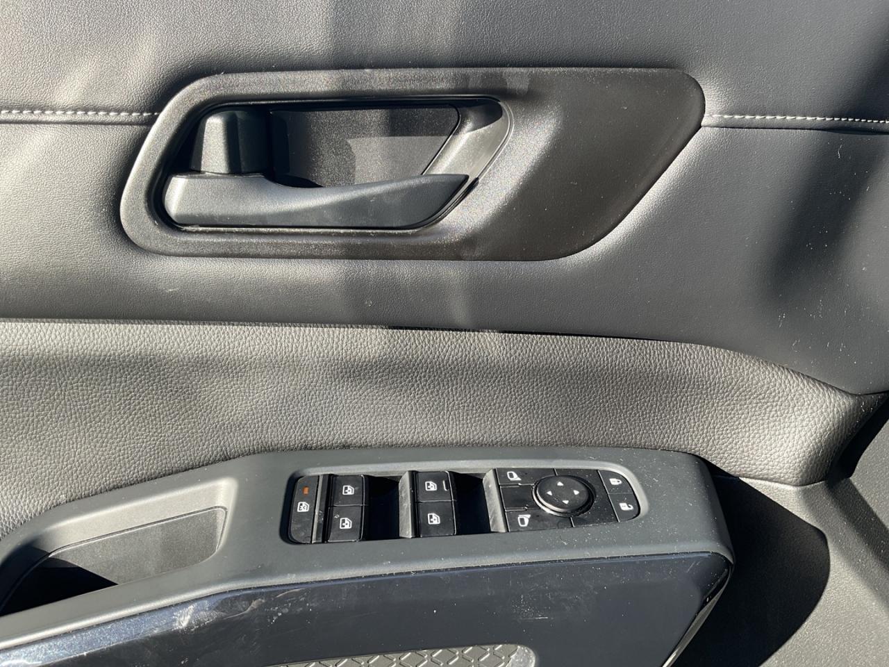 2023 Nissan Pathfinder SV 4WD - CAR PLAY! 360 CAM! BSM! 7 PASS! Photo