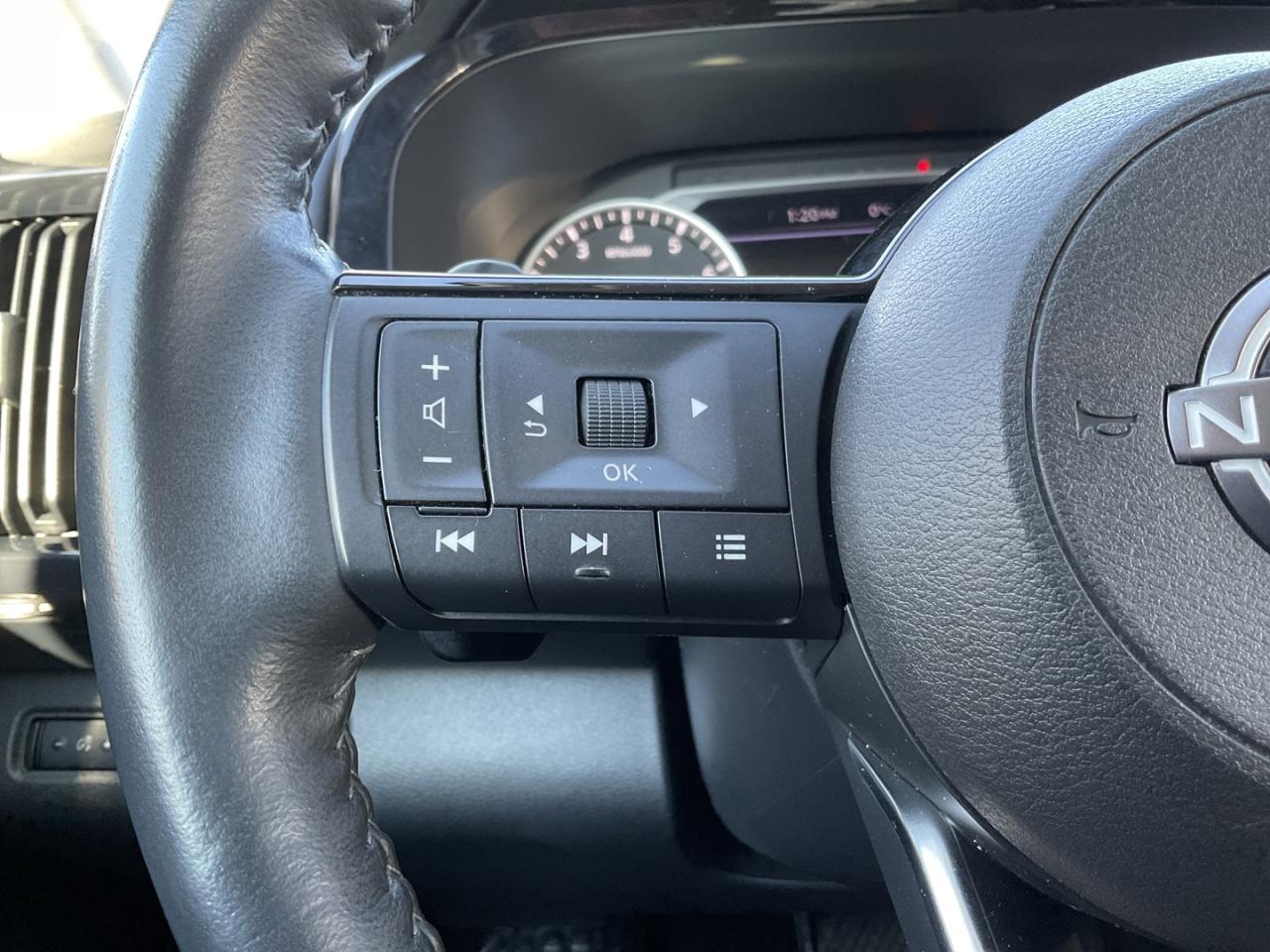 2023 Nissan Pathfinder SV 4WD - CAR PLAY! 360 CAM! BSM! 7 PASS! Photo