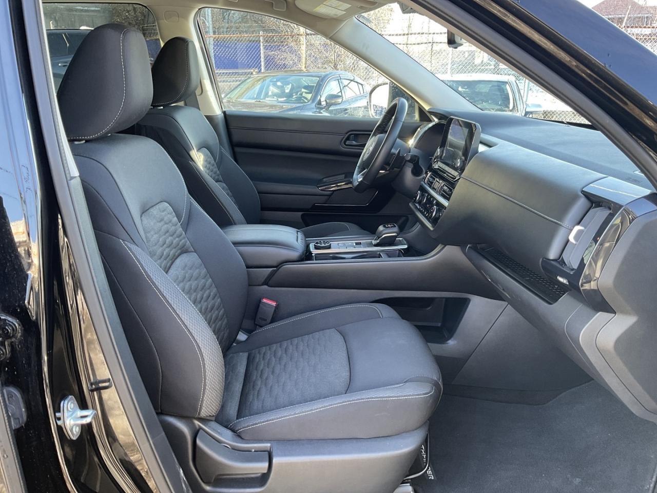 2023 Nissan Pathfinder SV 4WD - CAR PLAY! 360 CAM! BSM! 7 PASS! Photo