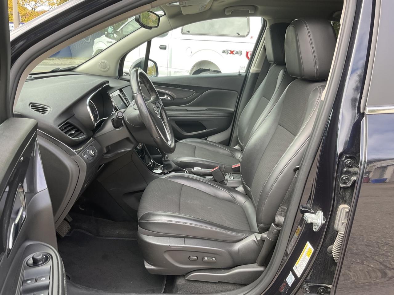 2022 Buick Encore Preferred AWD - CAR PLAY! BACK-UP CAM! BSM! Photo