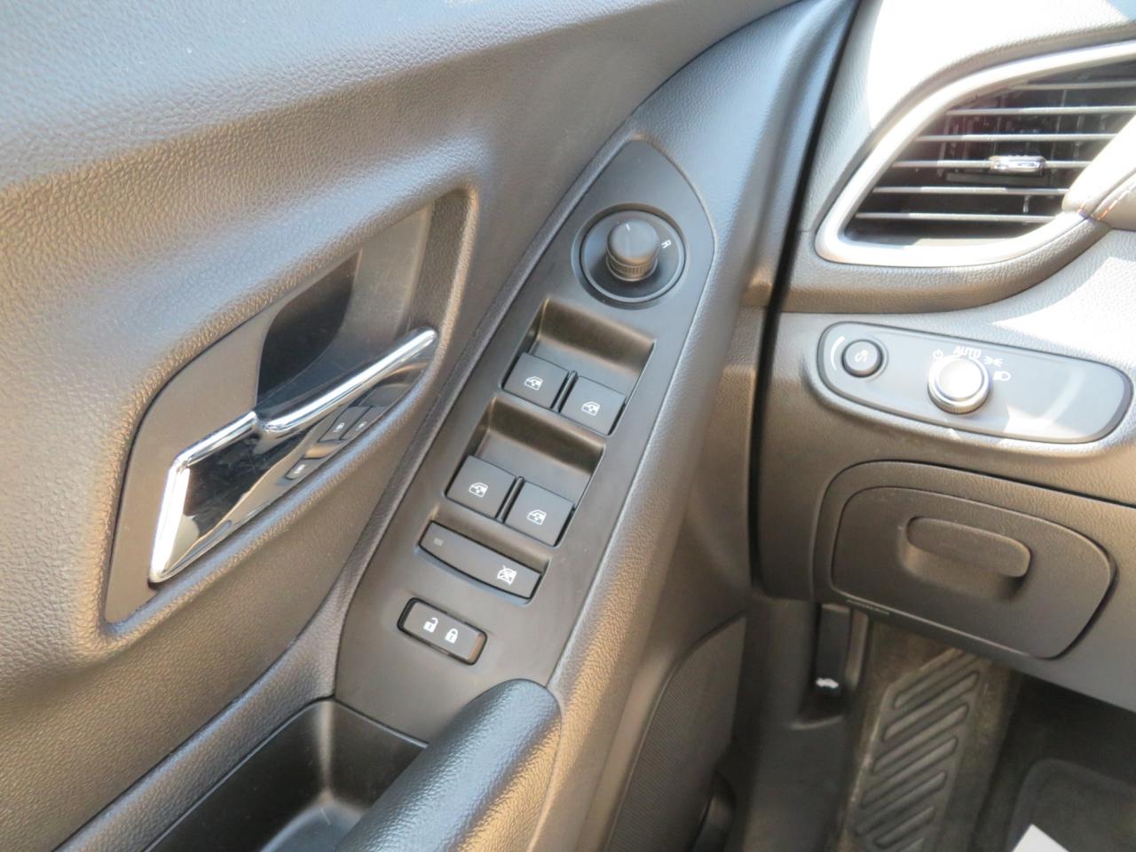 2020 Chevrolet Trax Fwd 4dr Lt Photo