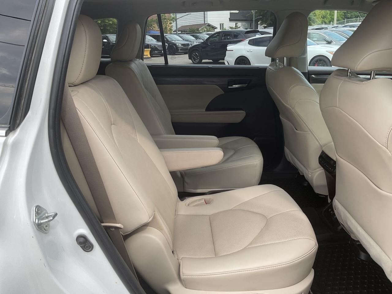 2021 Toyota Highlander Platinum AWD V6 - LTHR! NAV! 360 CAM! HUD! BSM! 7 Photo