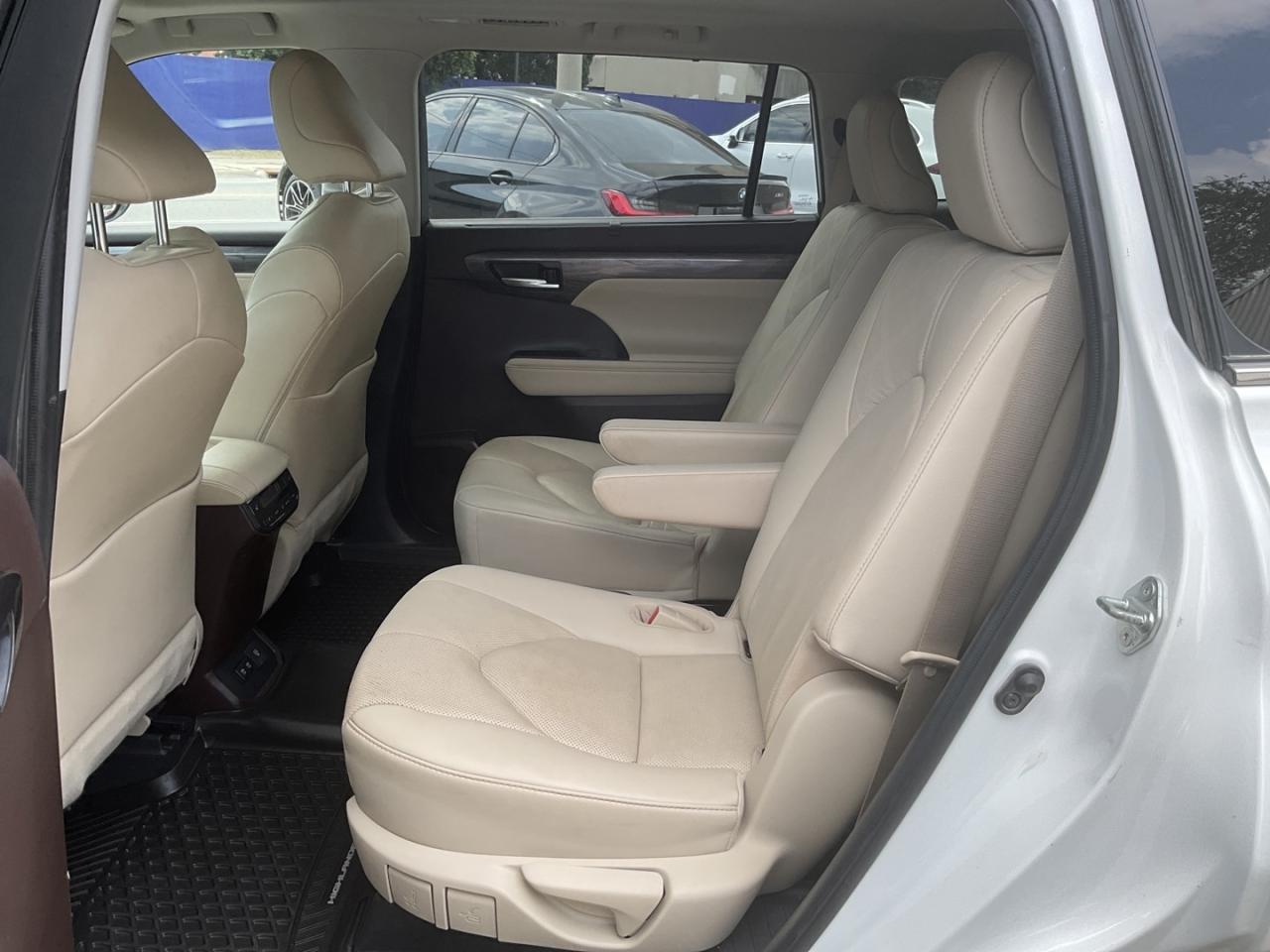 2021 Toyota Highlander Platinum AWD V6 - LTHR! NAV! 360 CAM! HUD! BSM! 7 Photo