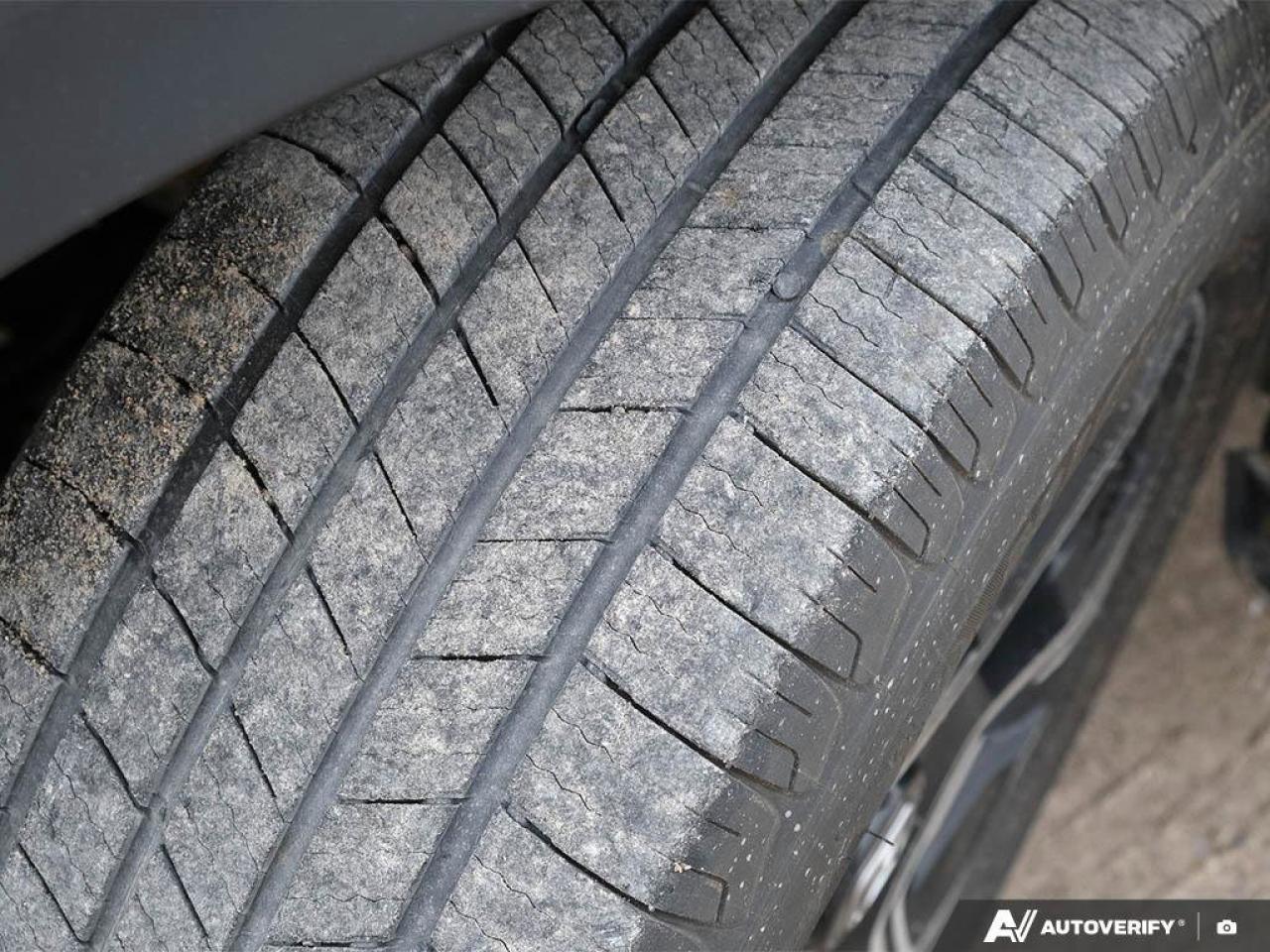 2017 Honda CR-V TouringCERTFIED AS-TRADED, AWD, BACKUP CAM, HEATED Photo