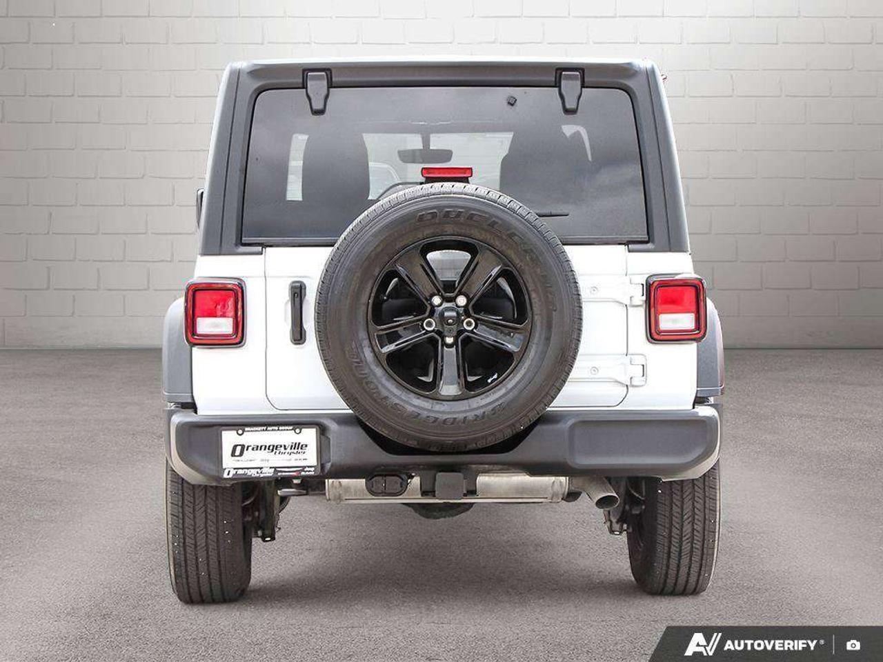 2023 Jeep Wrangler 4x4, One Owner, Accident-Free, Certified, Low KMS! Photo