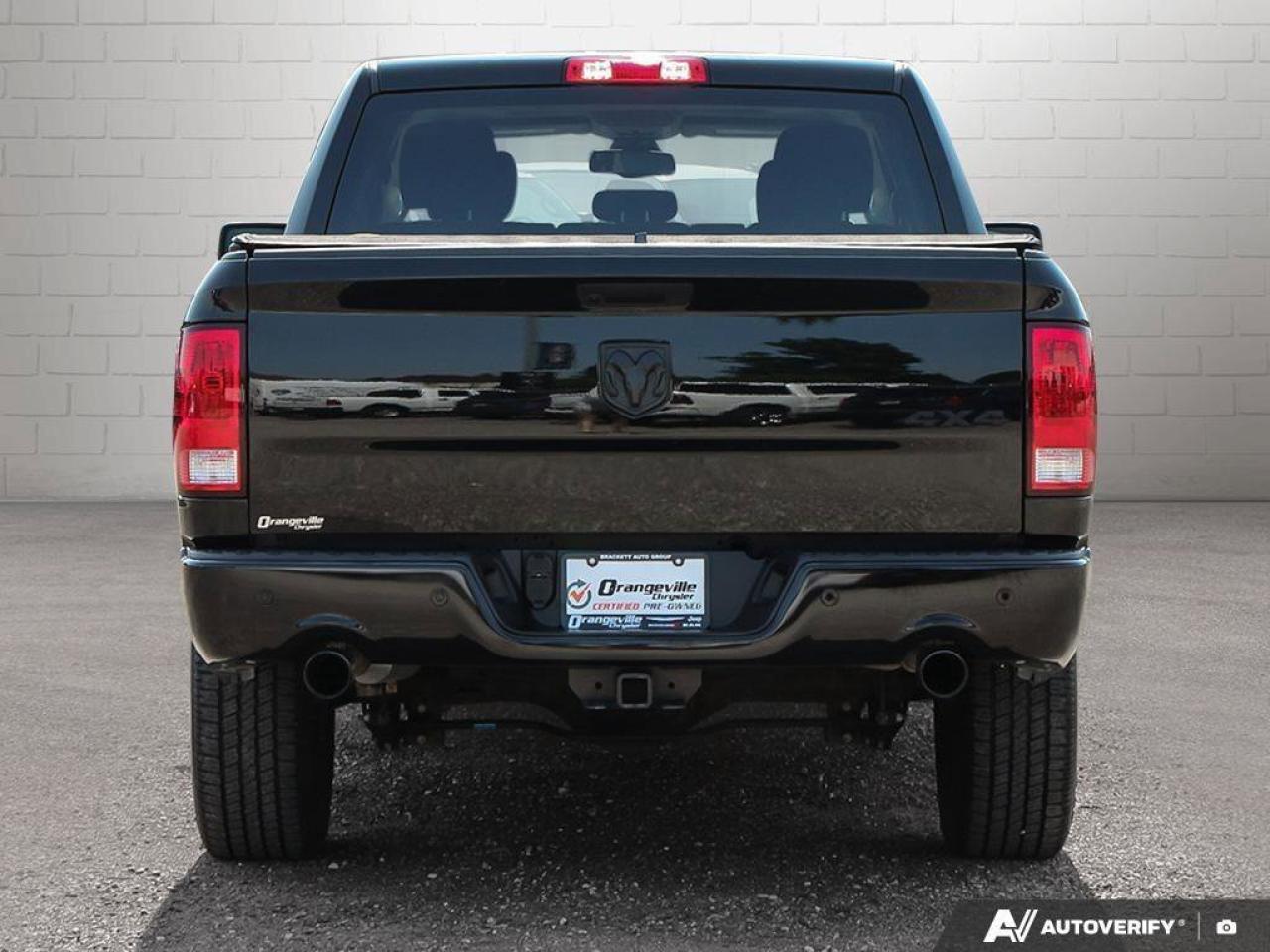 2023 RAM 1500 Classic SLTSLT BLACK, HEMI, CREW, 4X4, NAV, ROOF, HTD CLOT Photo4